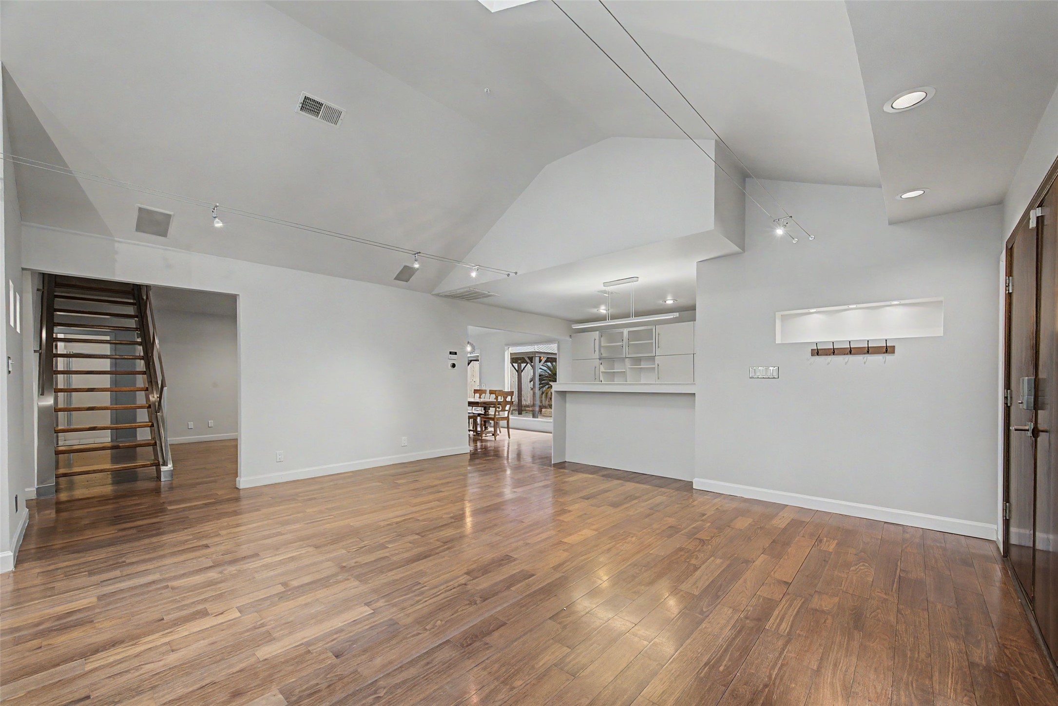 2723 Nottingham Street Property Photo 8