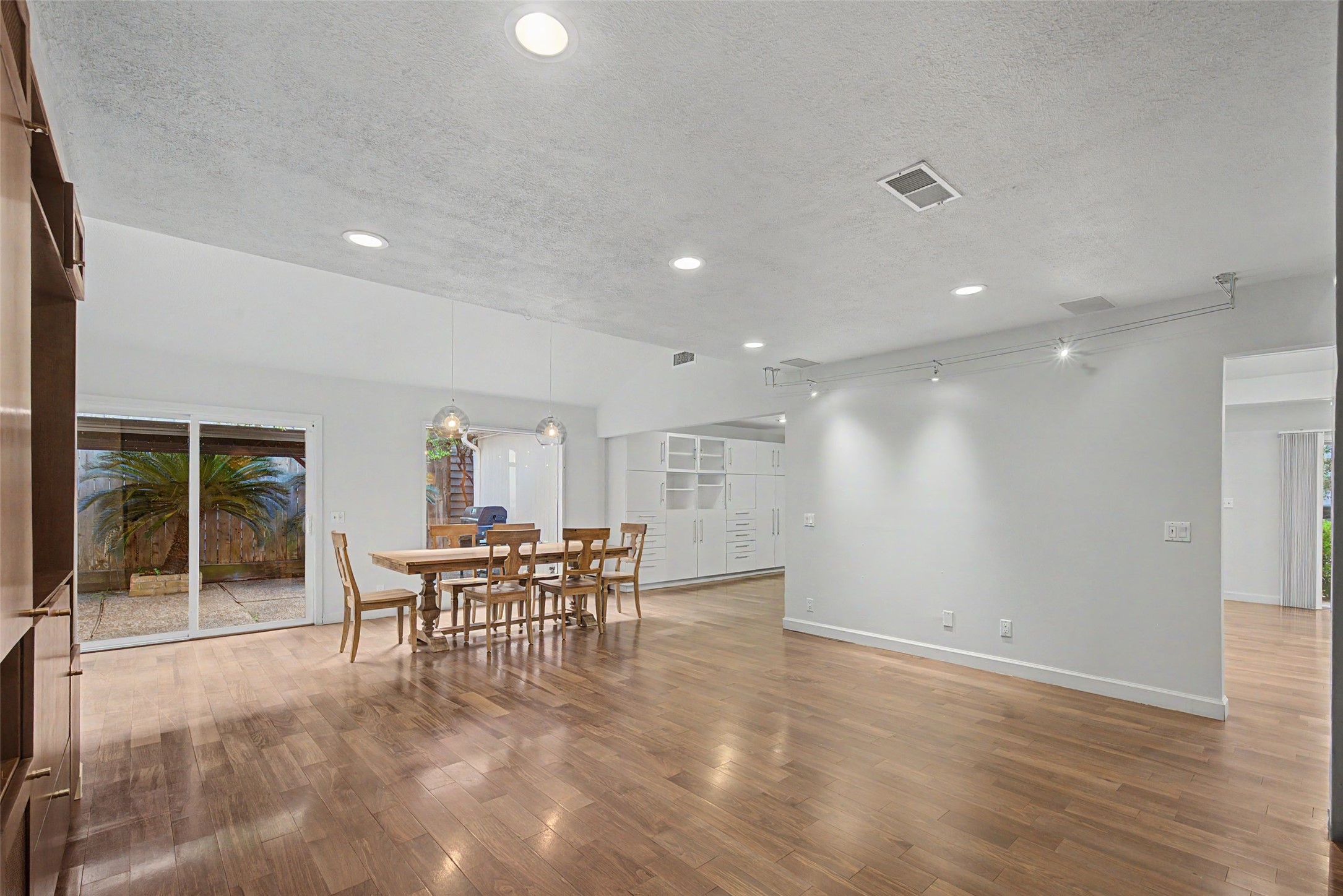 2723 Nottingham Street Property Photo 9