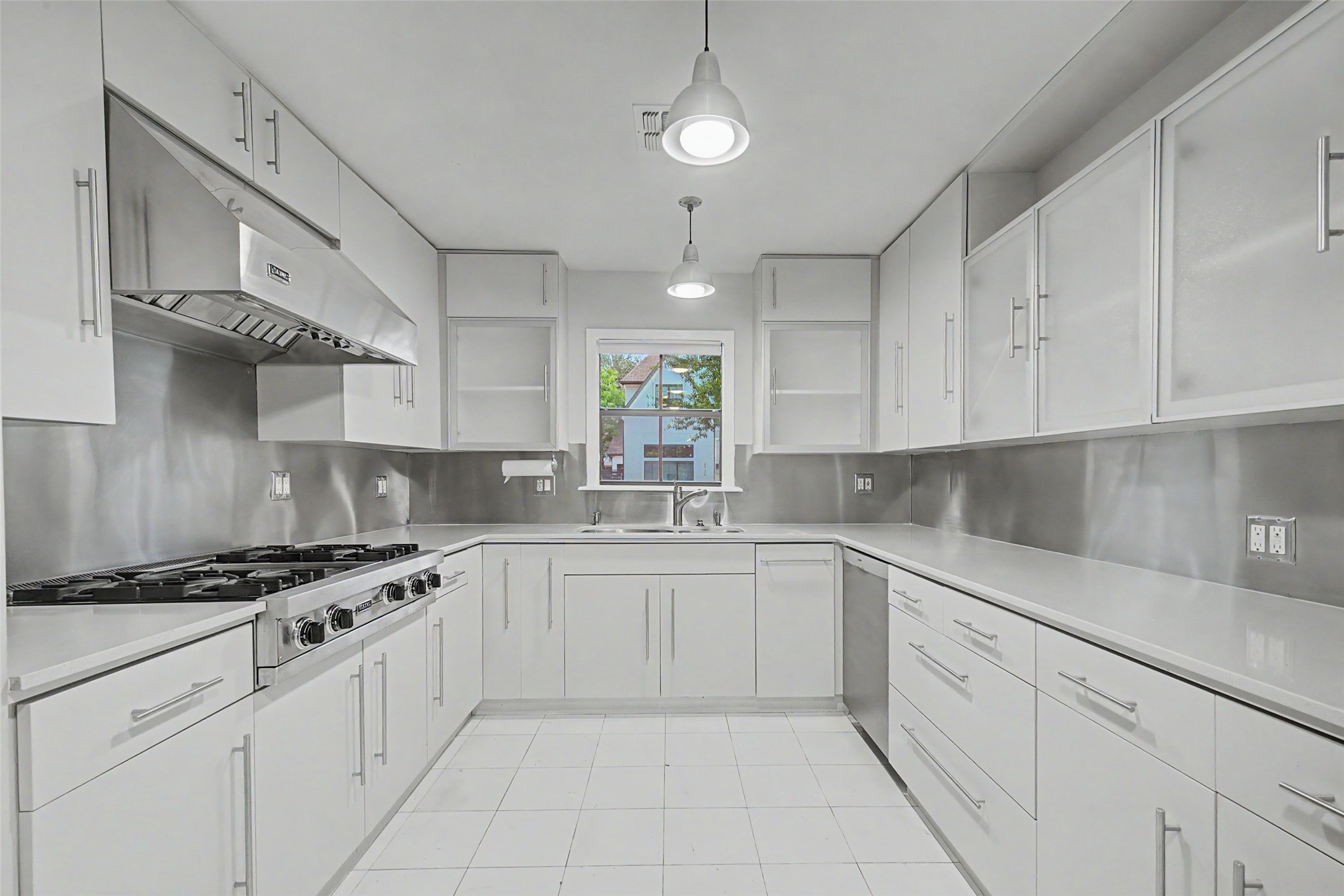 2723 Nottingham Street Property Photo 17