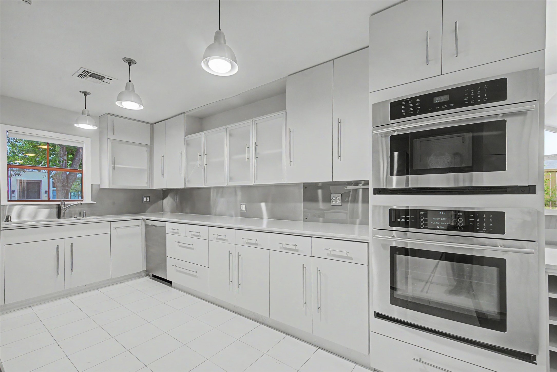 2723 Nottingham Street Property Photo 19