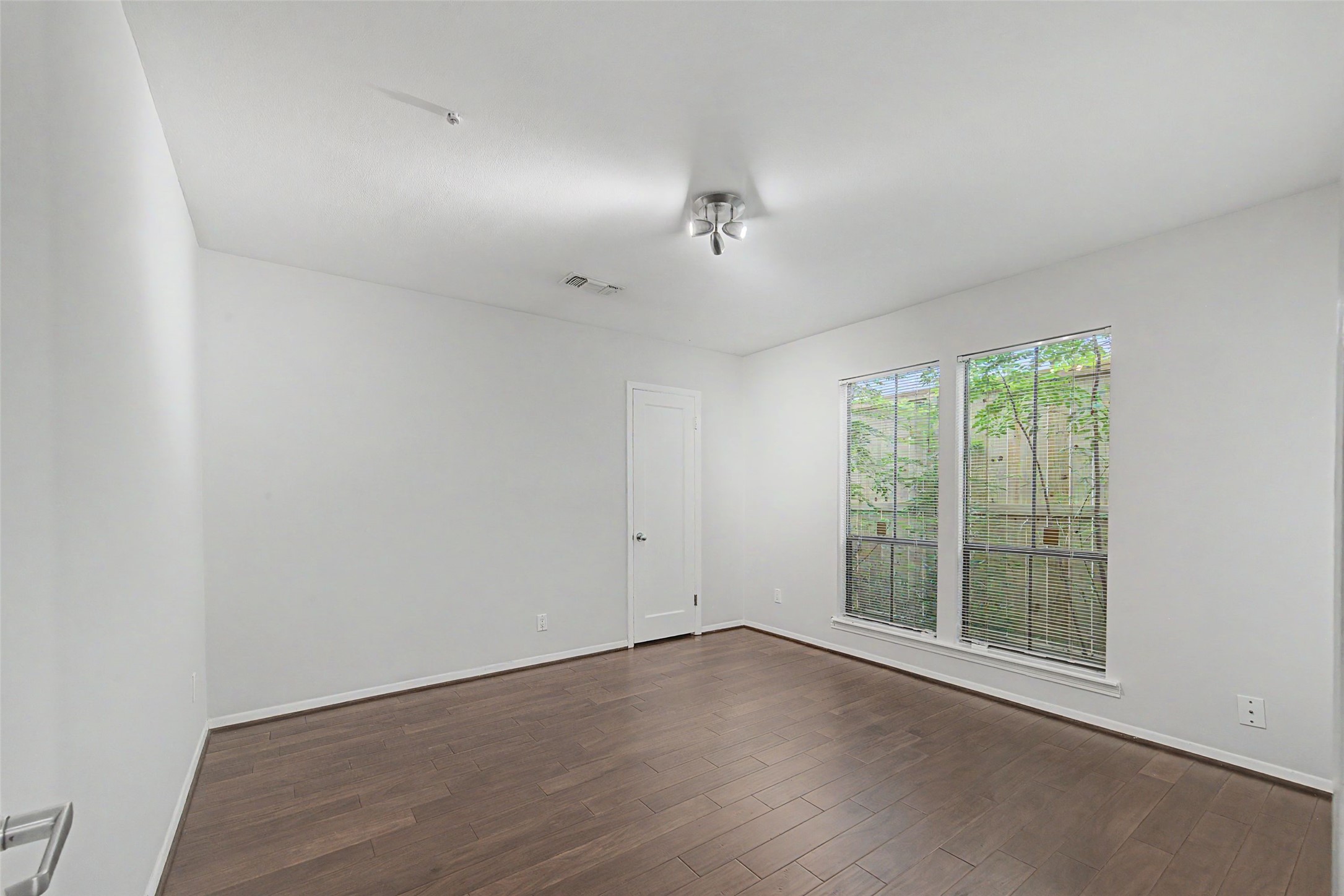 2723 Nottingham Street Property Photo 33