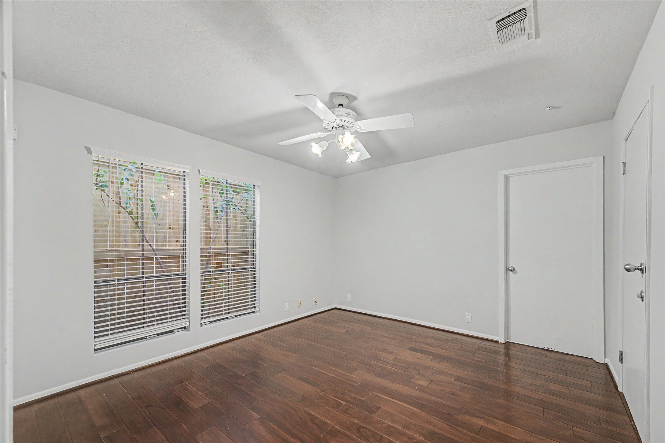 2723 Nottingham Street Property Photo 37
