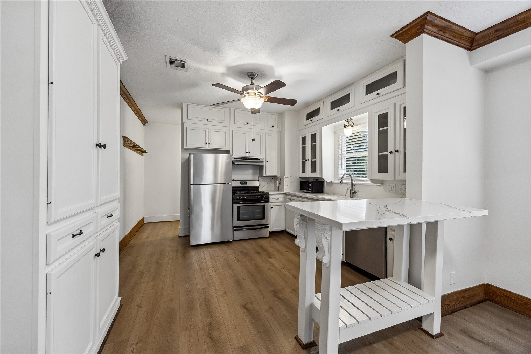 2717 Mcduffie Street Property Photo 2