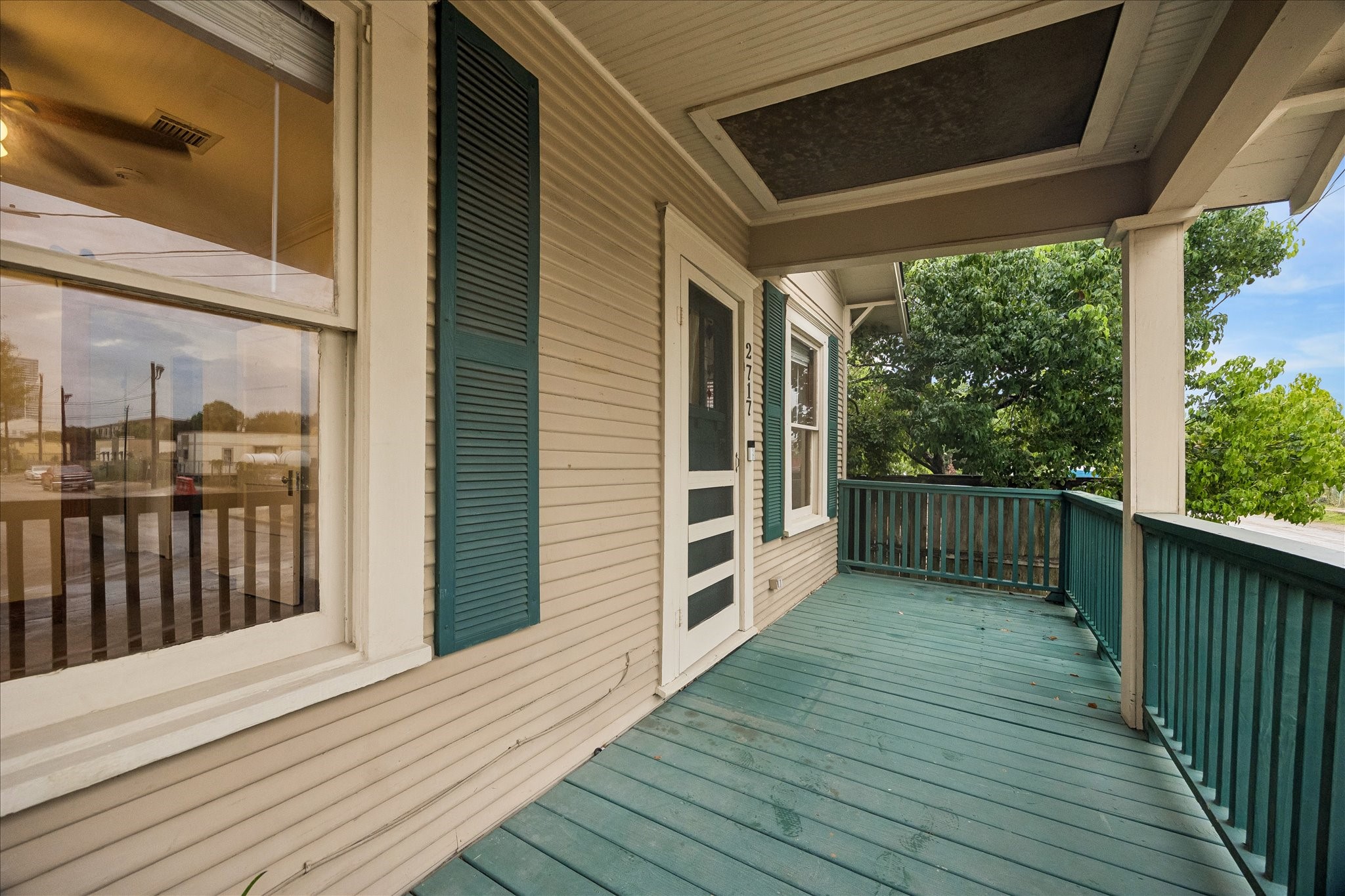 2717 Mcduffie Street Property Photo 4