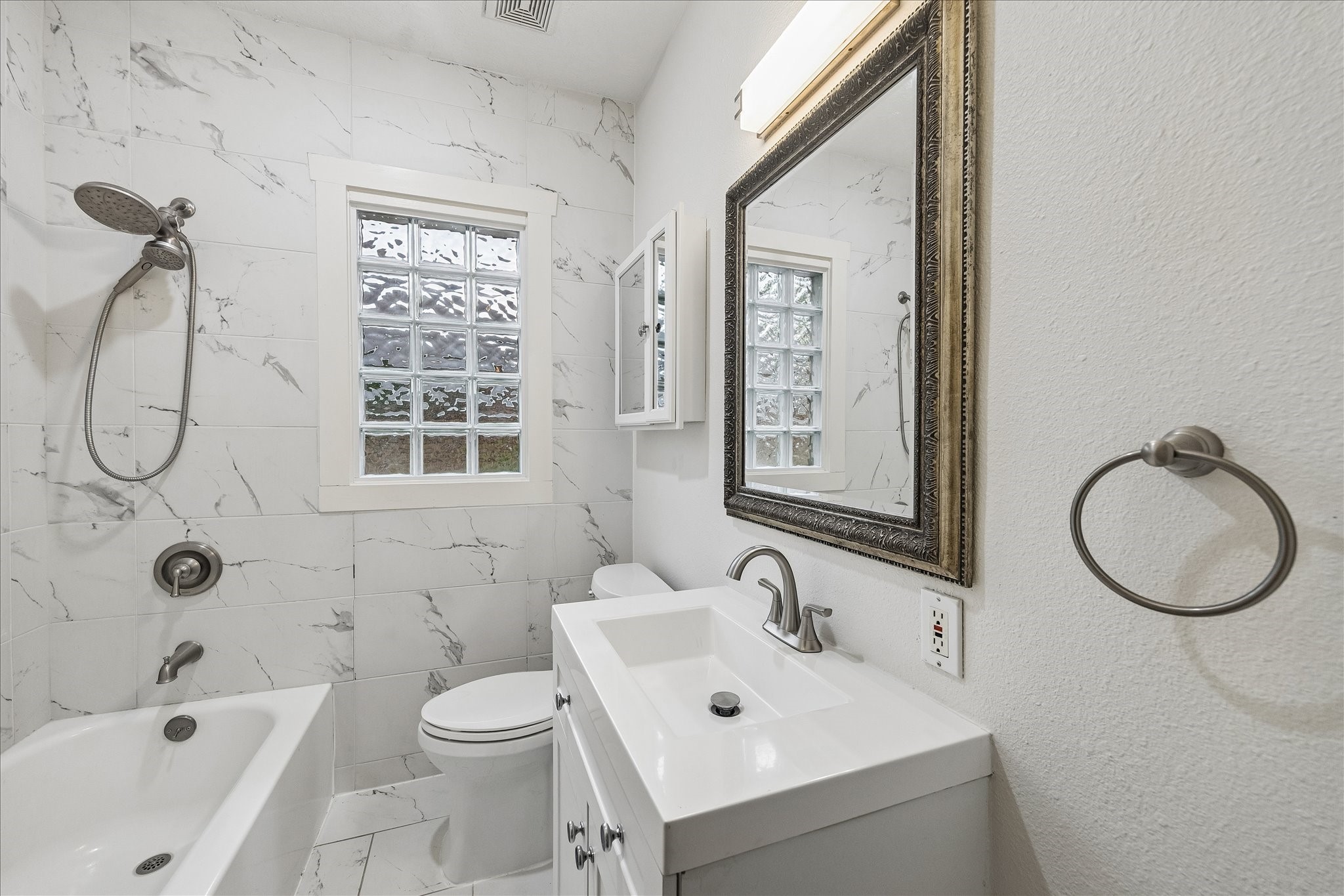 2717 Mcduffie Street Property Photo 6