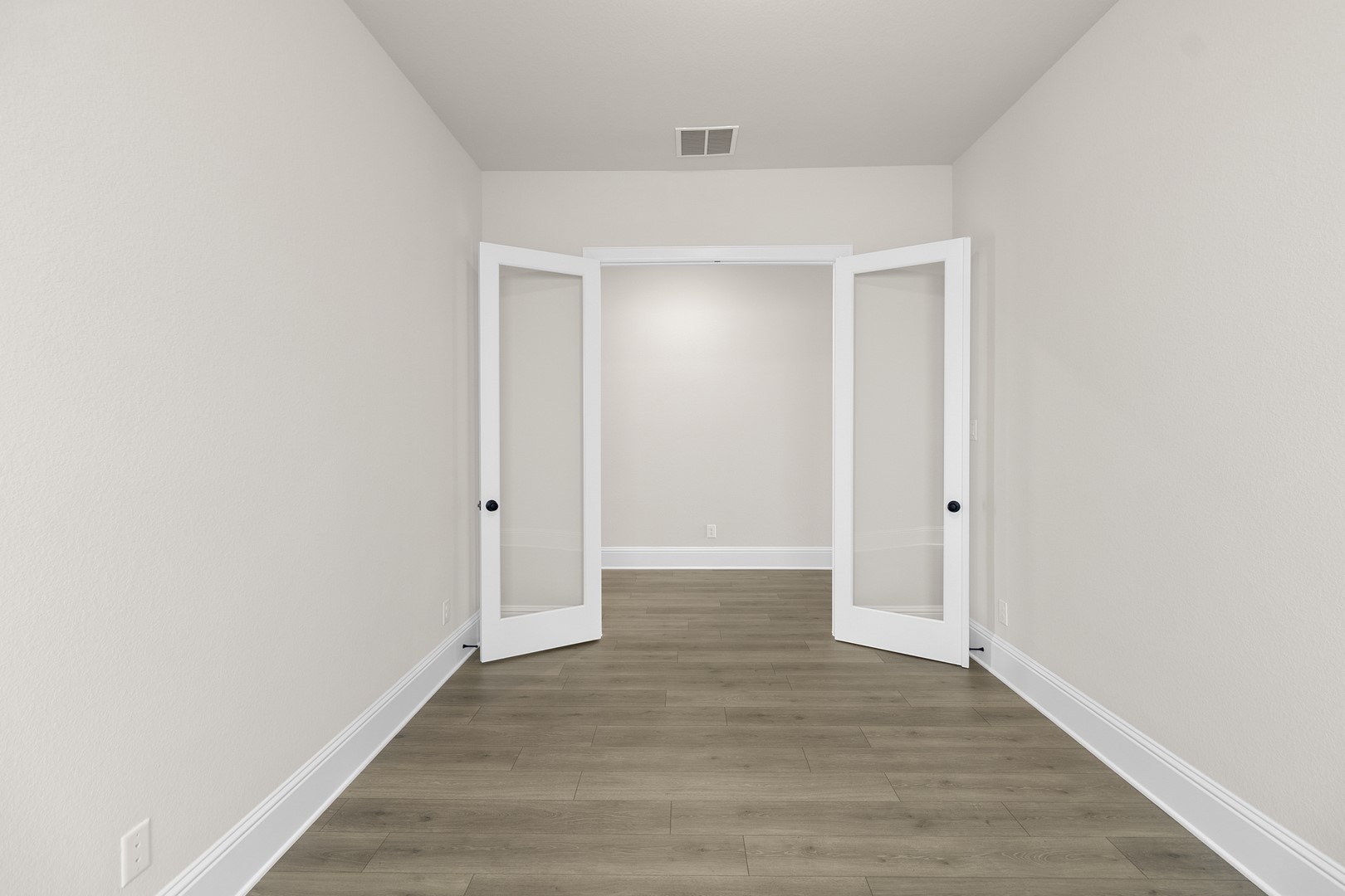 408 Sunset View Court Property Photo 5