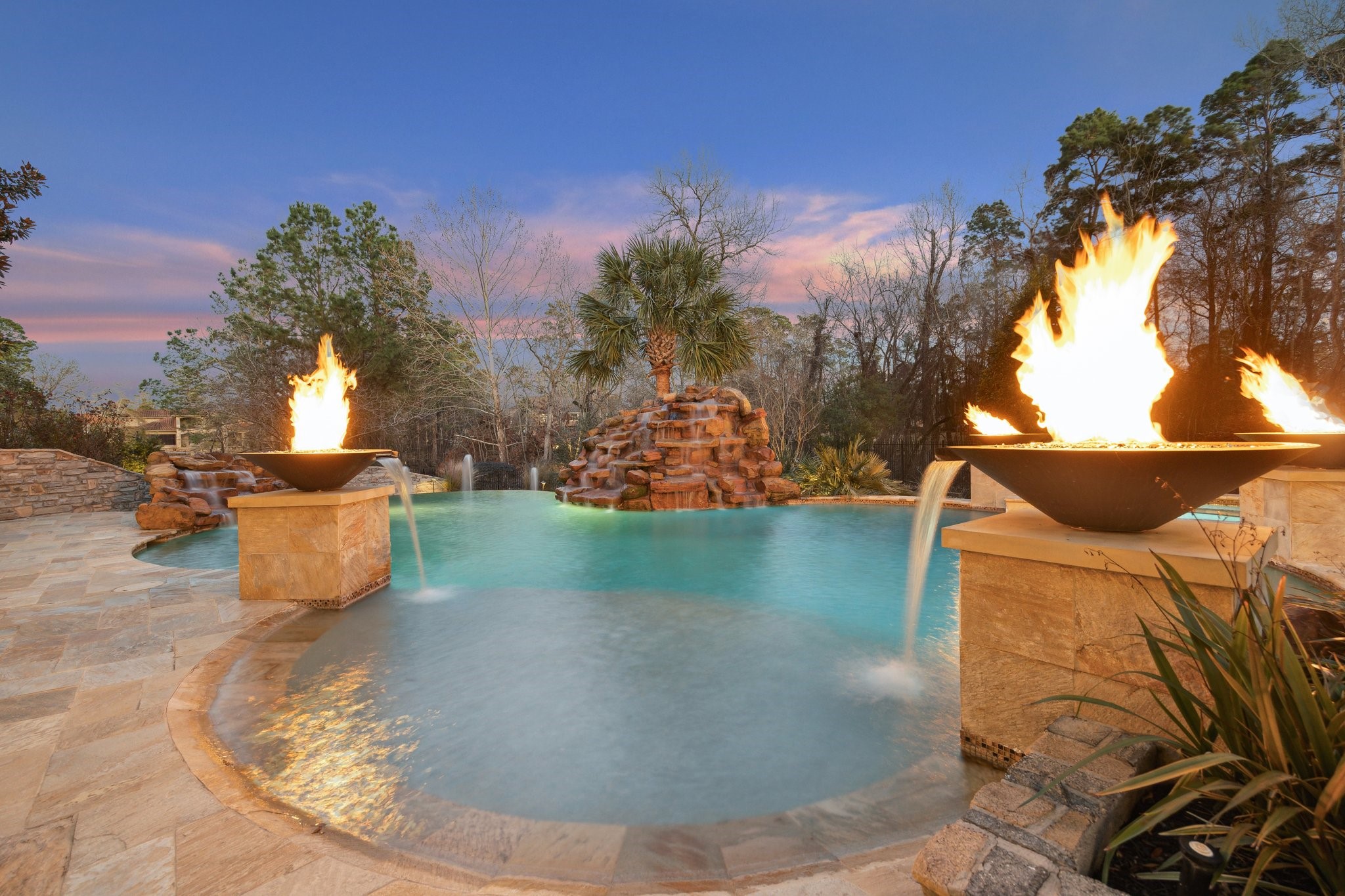 7410 Kings River Court Property Photo 4