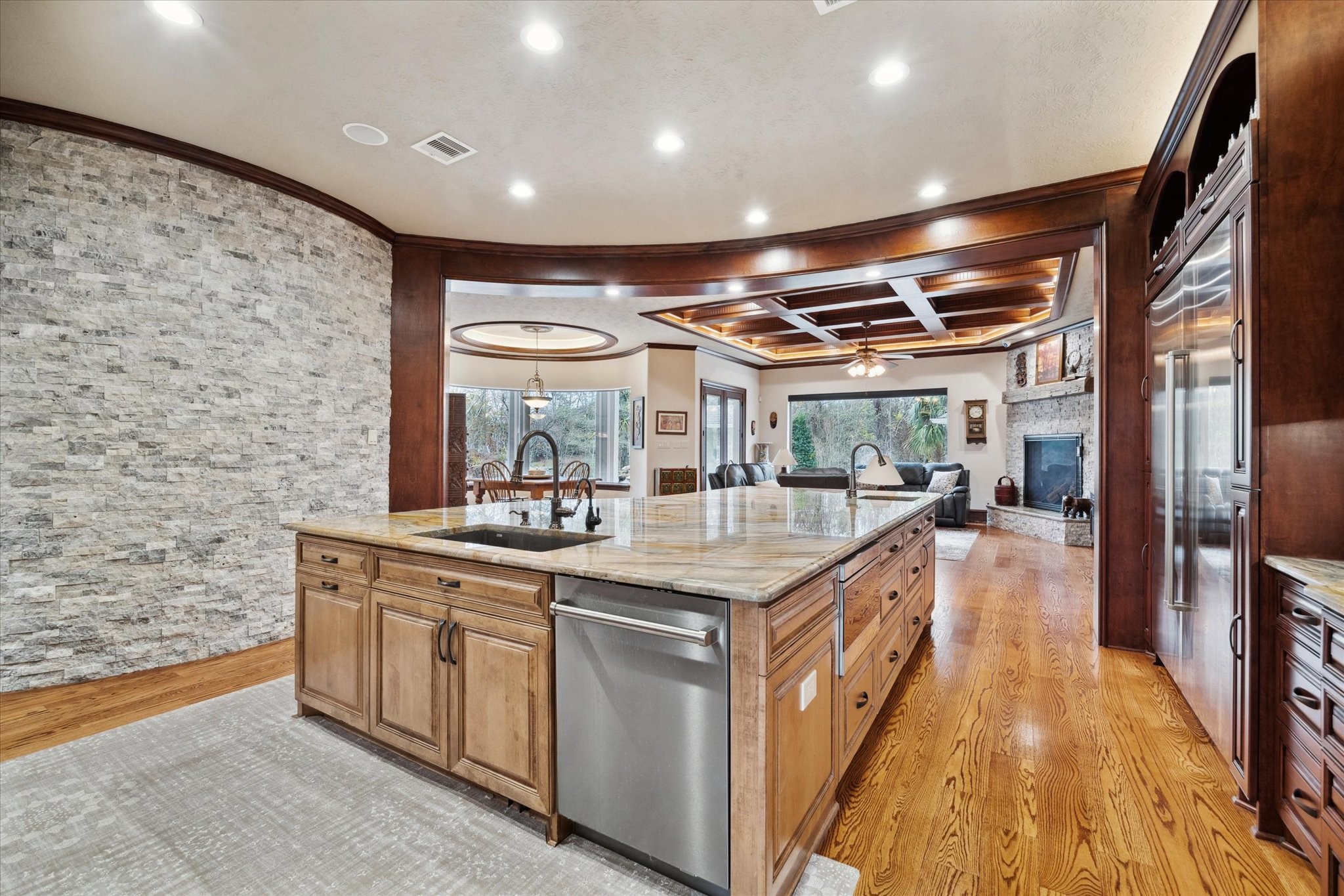 7410 Kings River Court Property Photo 14