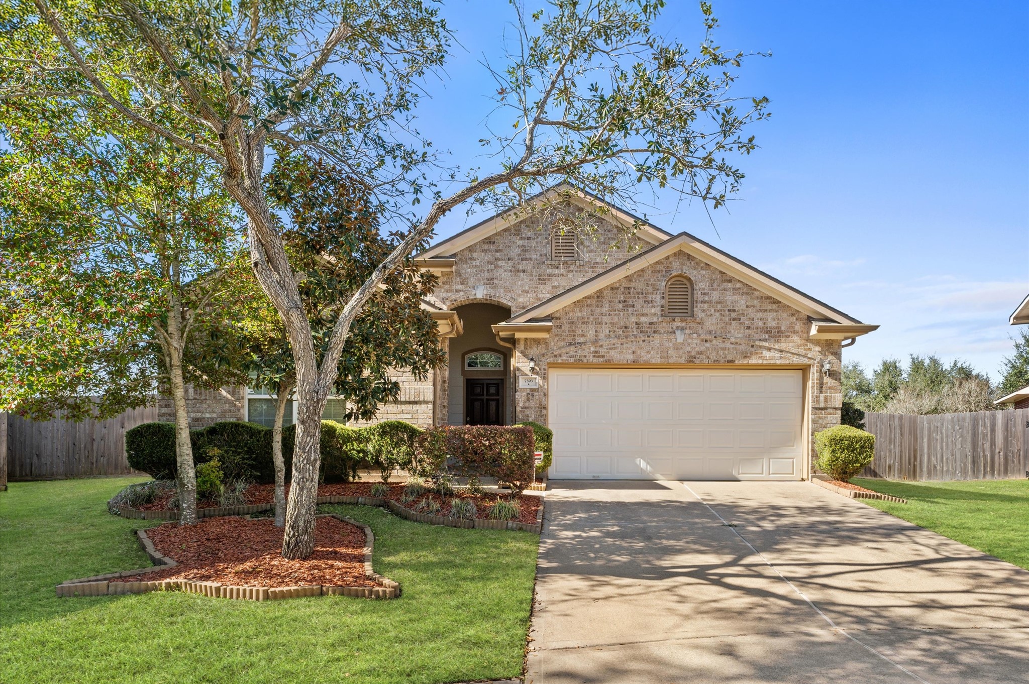 7303 Enchanted Rock Lane Property Photo 2