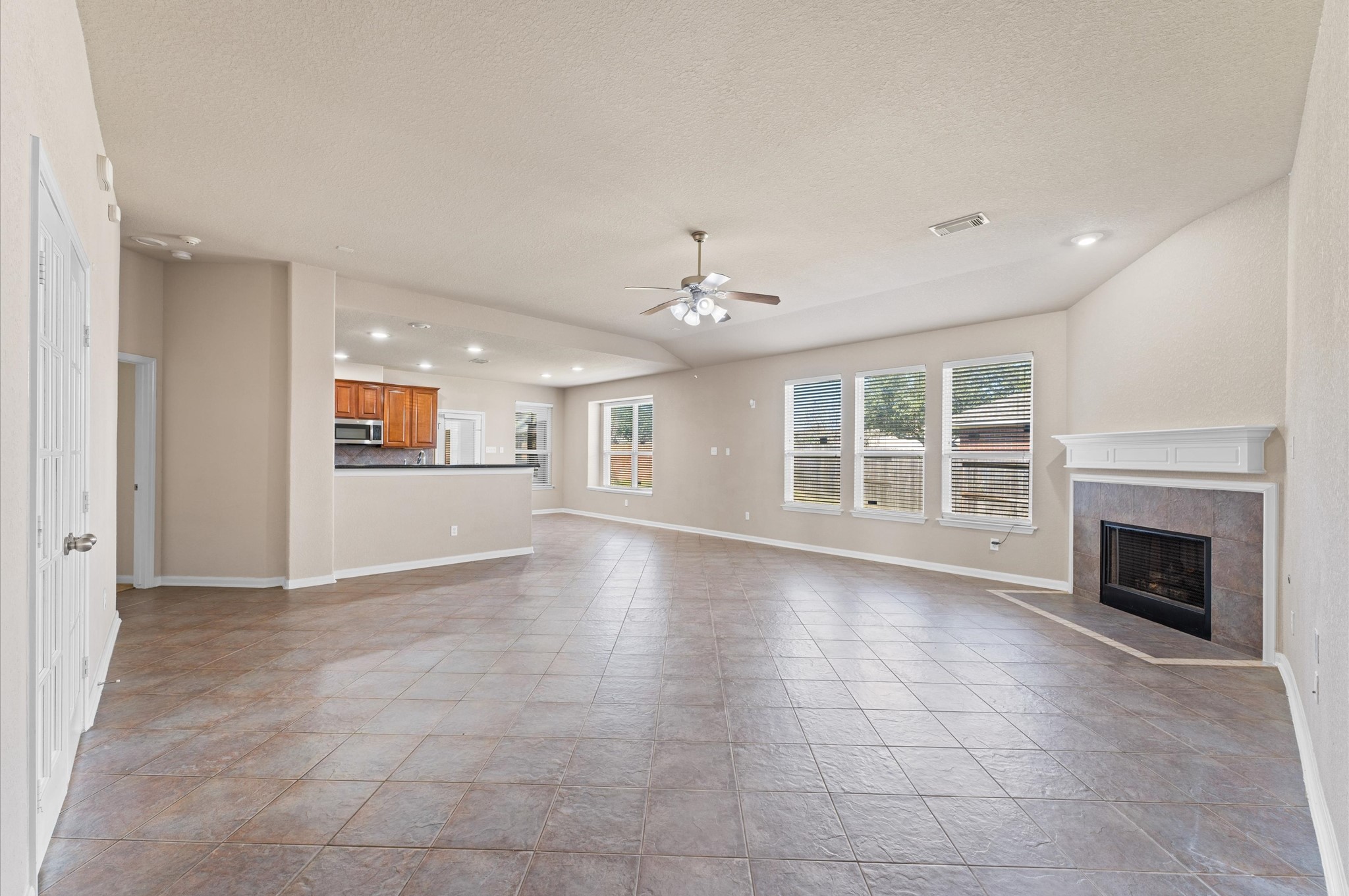 7303 Enchanted Rock Lane Property Photo 9