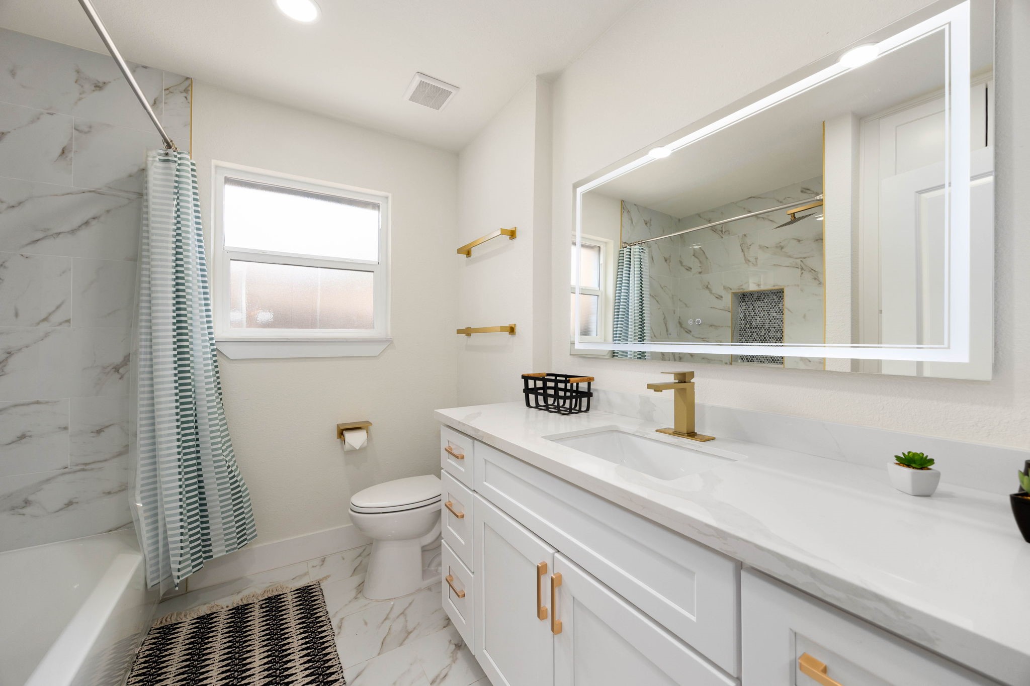 5519 W Bellfort Avenue Property Photo 31