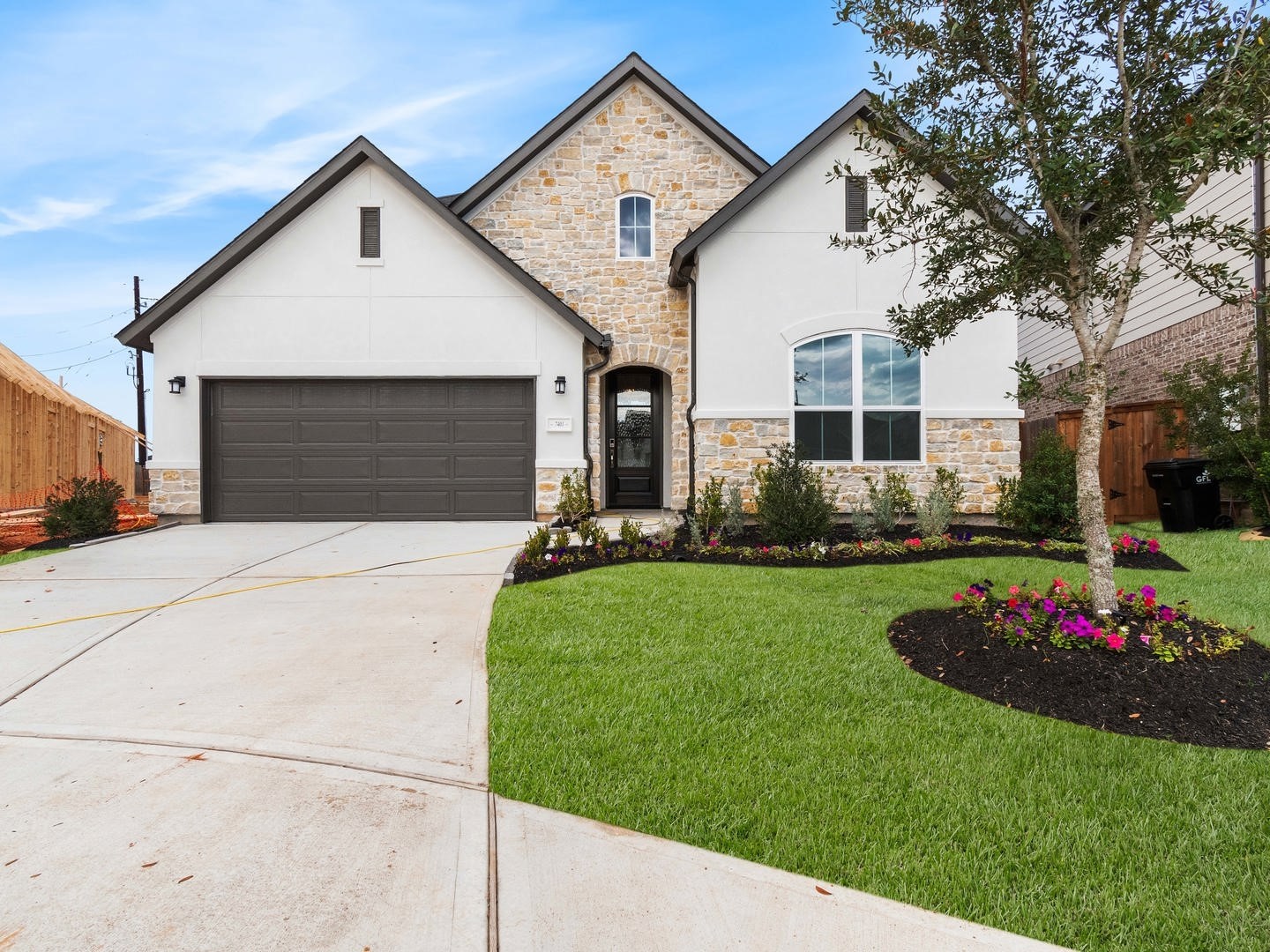 7401 Hawk Crest Drive Property Photo 1