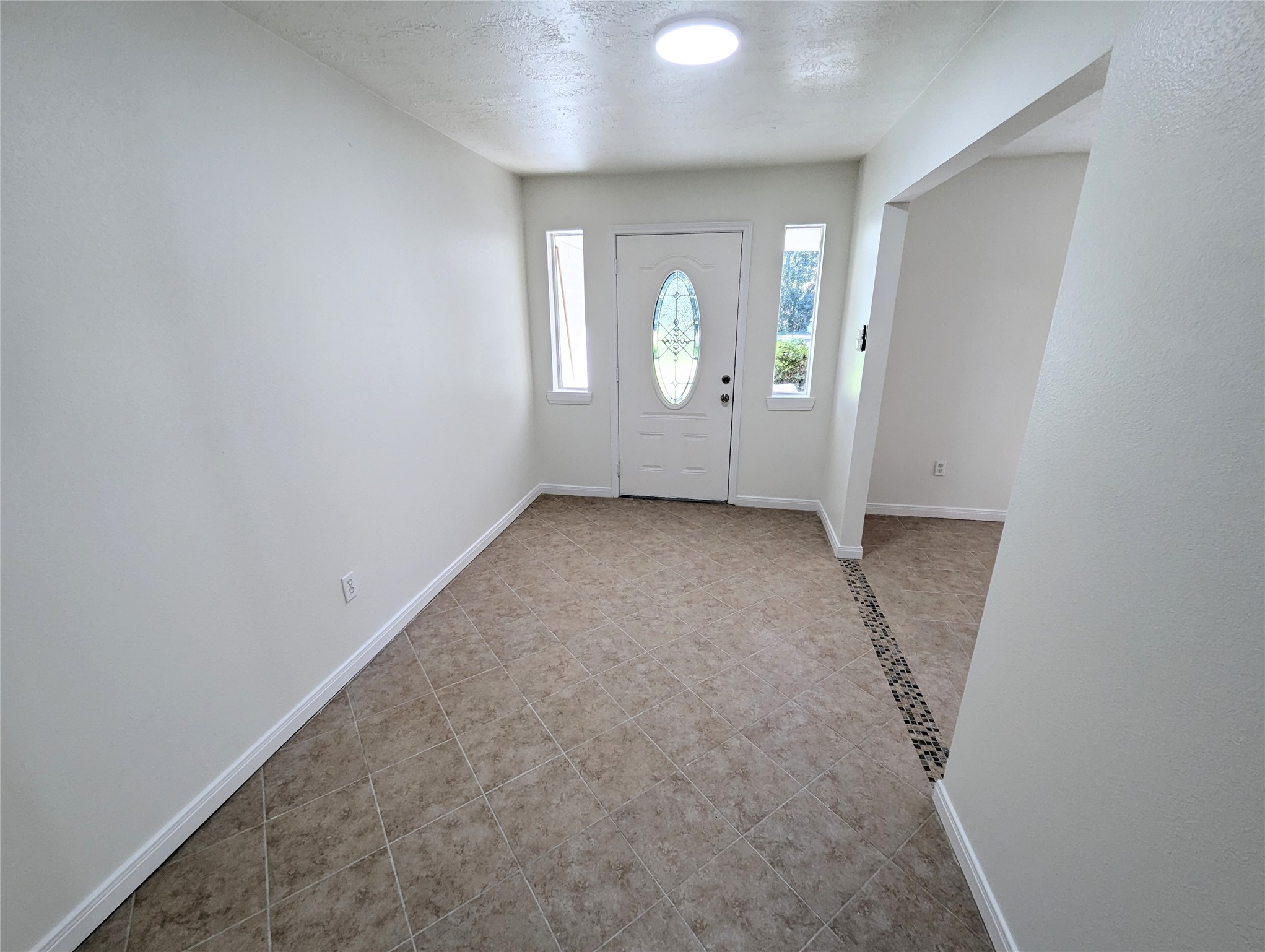 809 Glen Hollow Drive Property Photo 5
