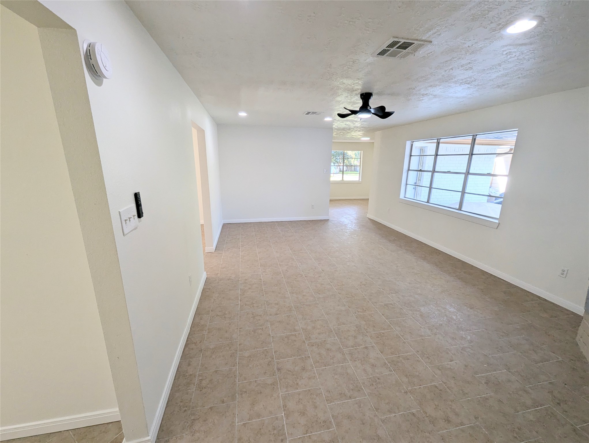 809 Glen Hollow Drive Property Photo 8