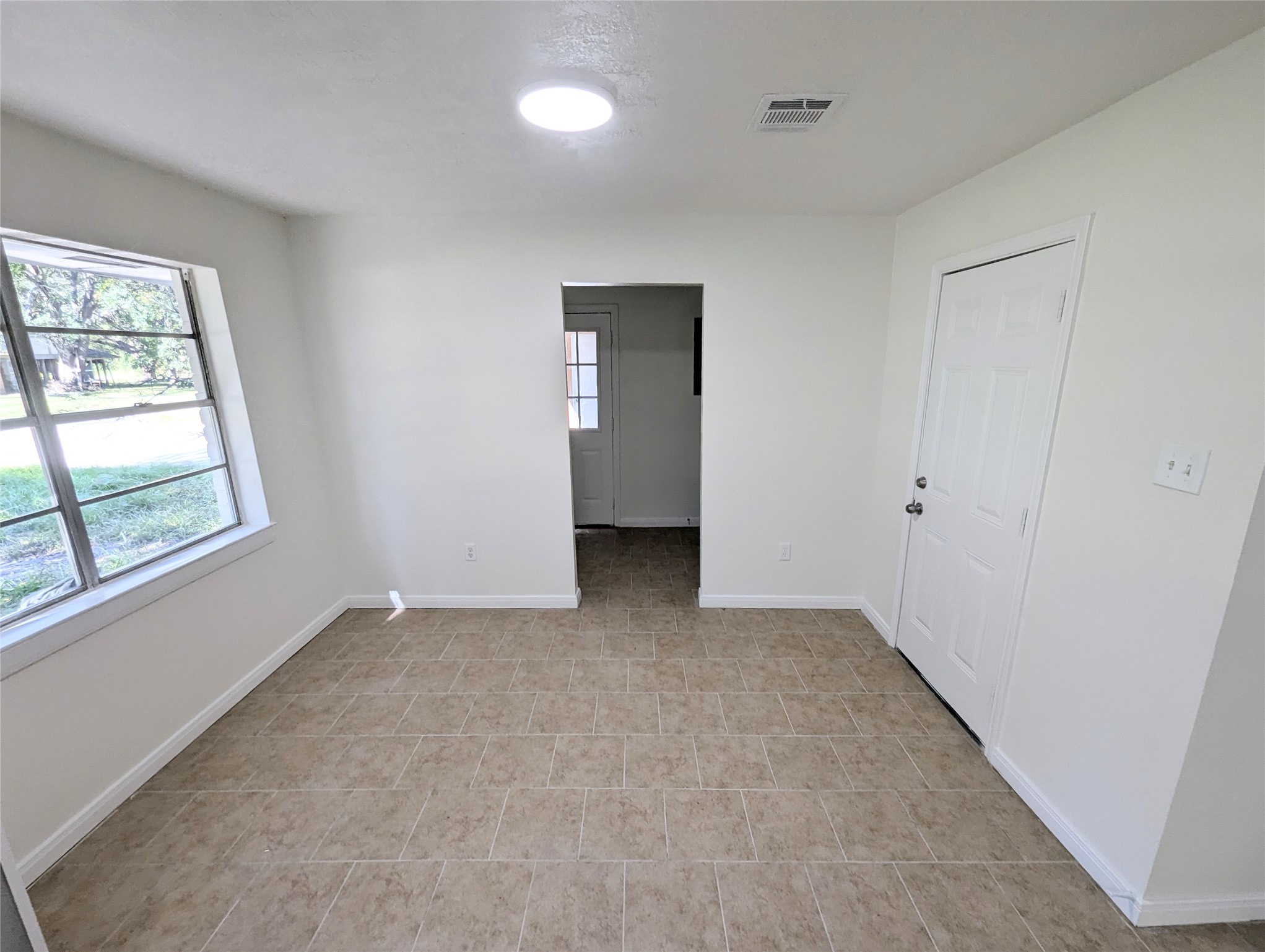 809 Glen Hollow Drive Property Photo 12