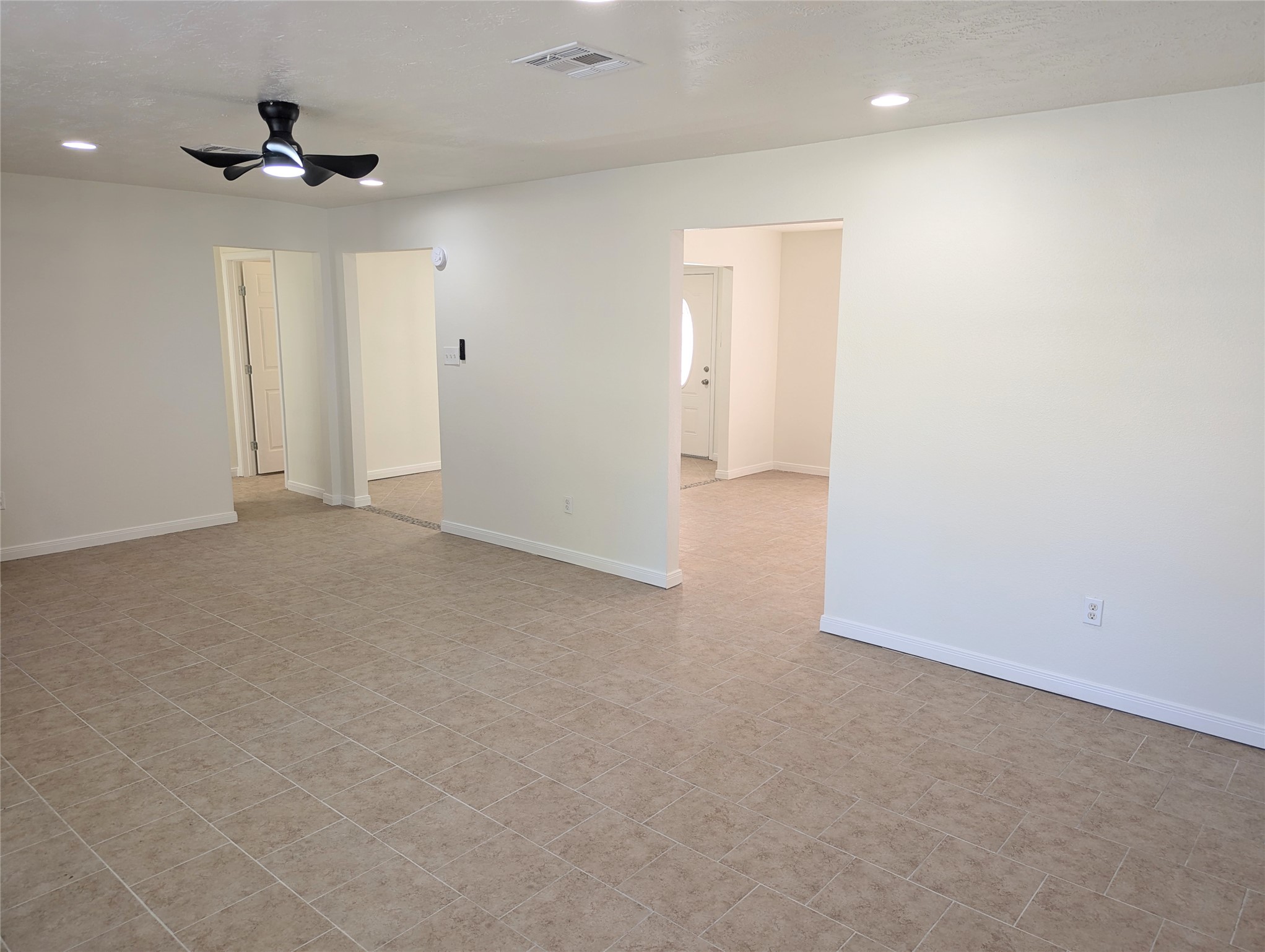 809 Glen Hollow Drive Property Photo 13