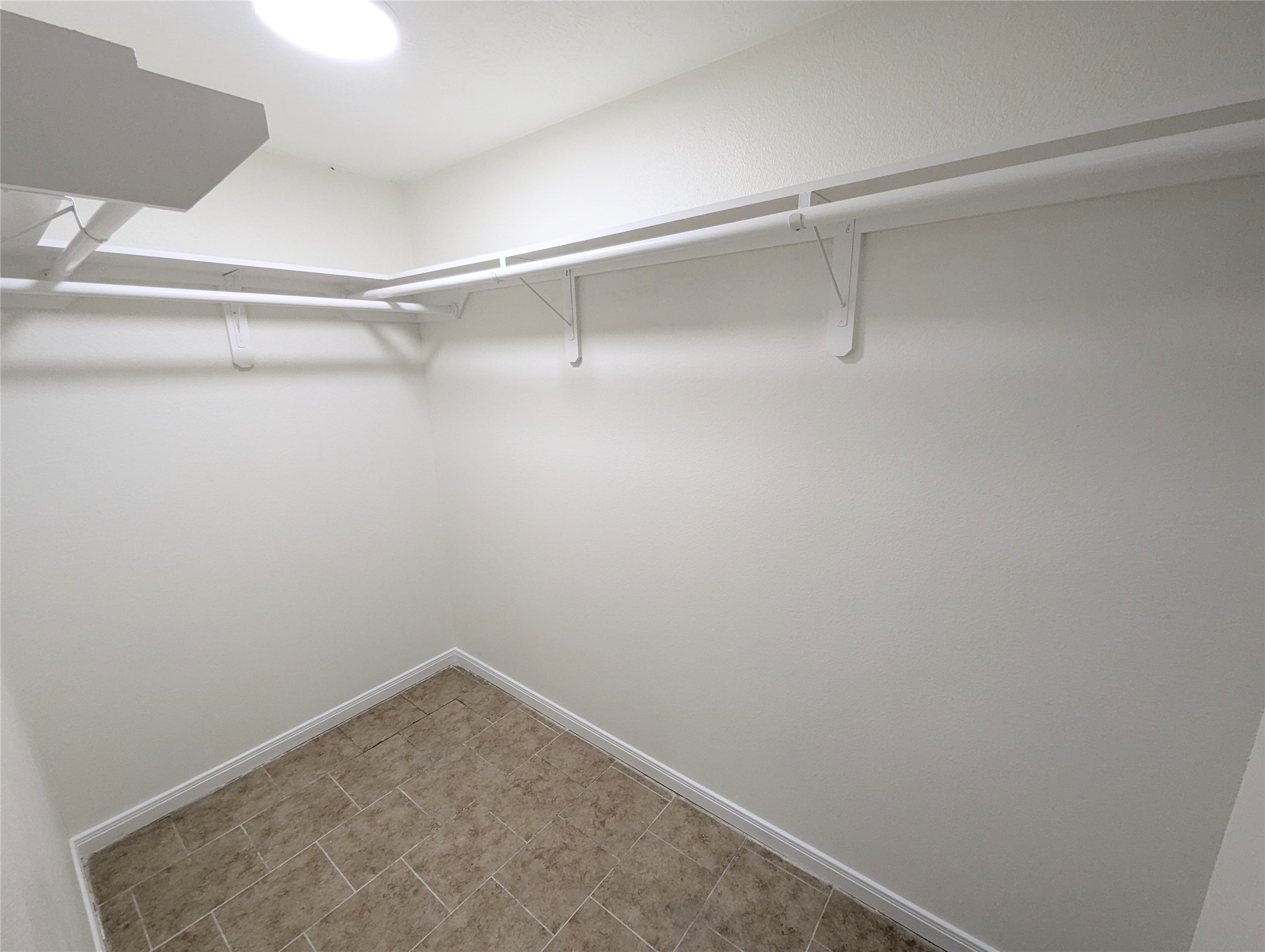 809 Glen Hollow Drive Property Photo 19