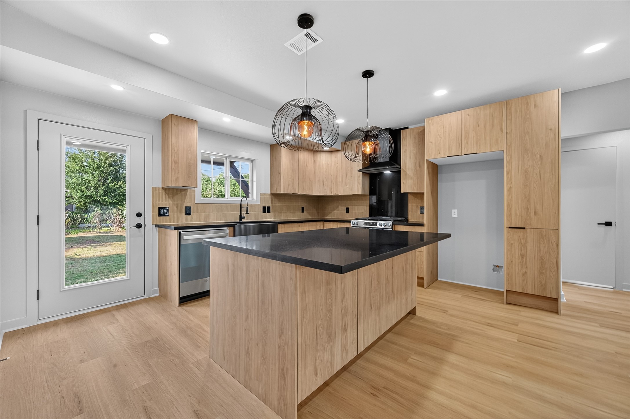 1509 Moody Street Property Photo 6