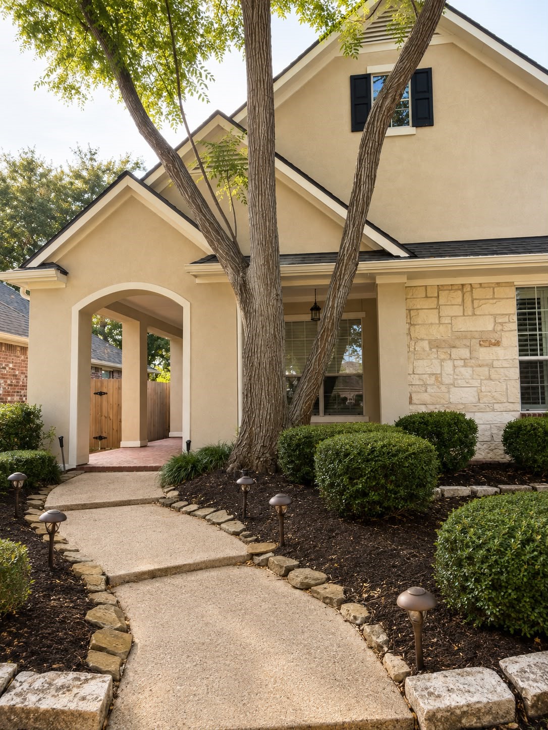 3511 Cedar Hill Court Property Photo 2