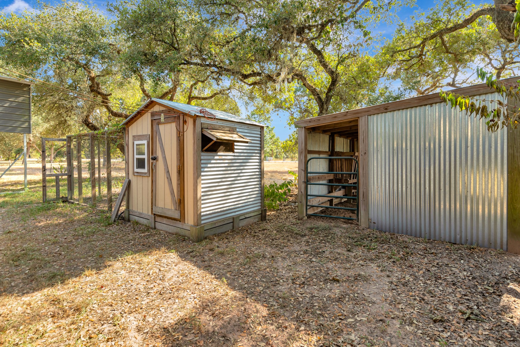 1079 Private Road 1051 Property Photo 24
