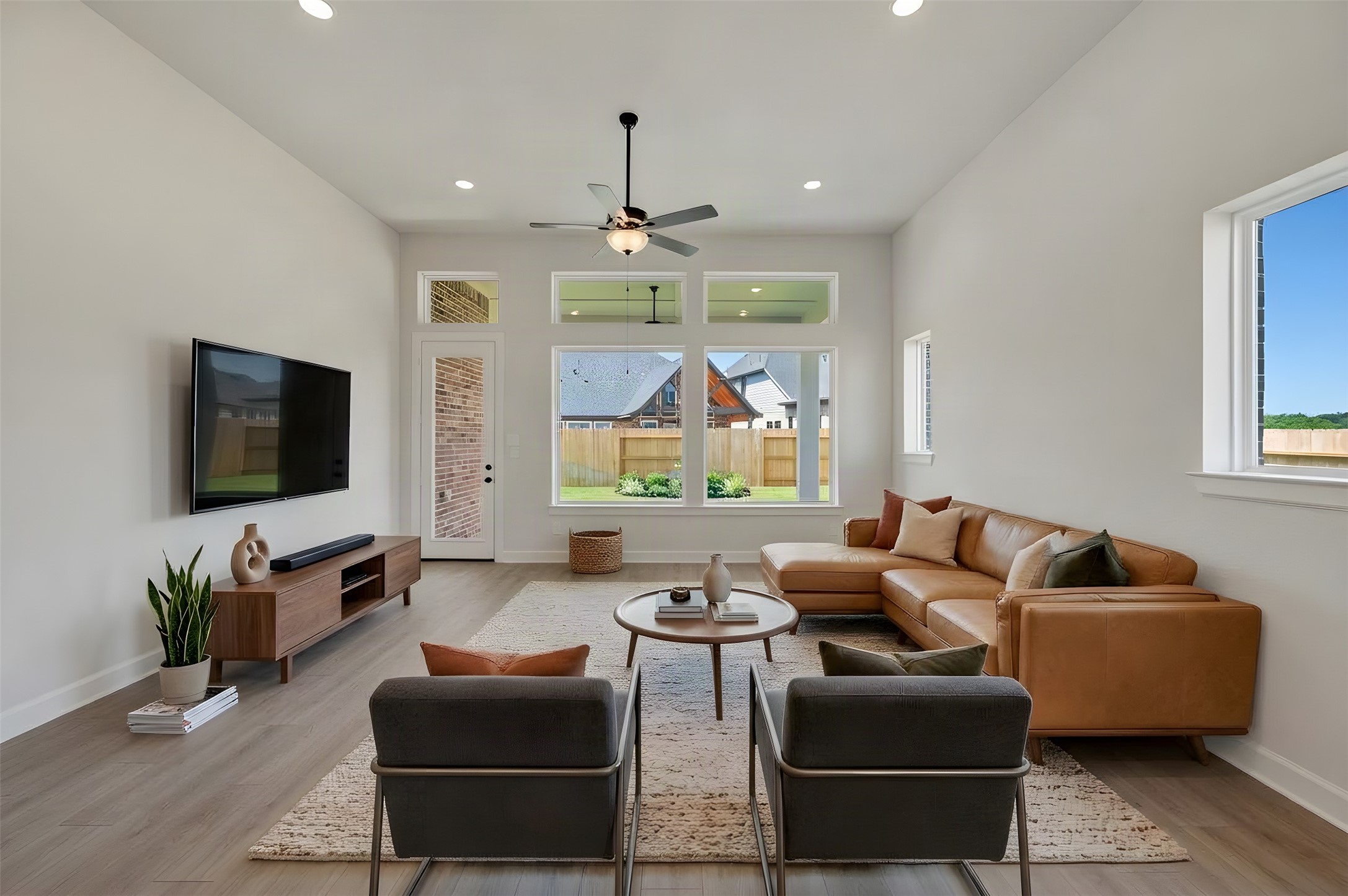 471 Silver Moon Way Property Photo 4
