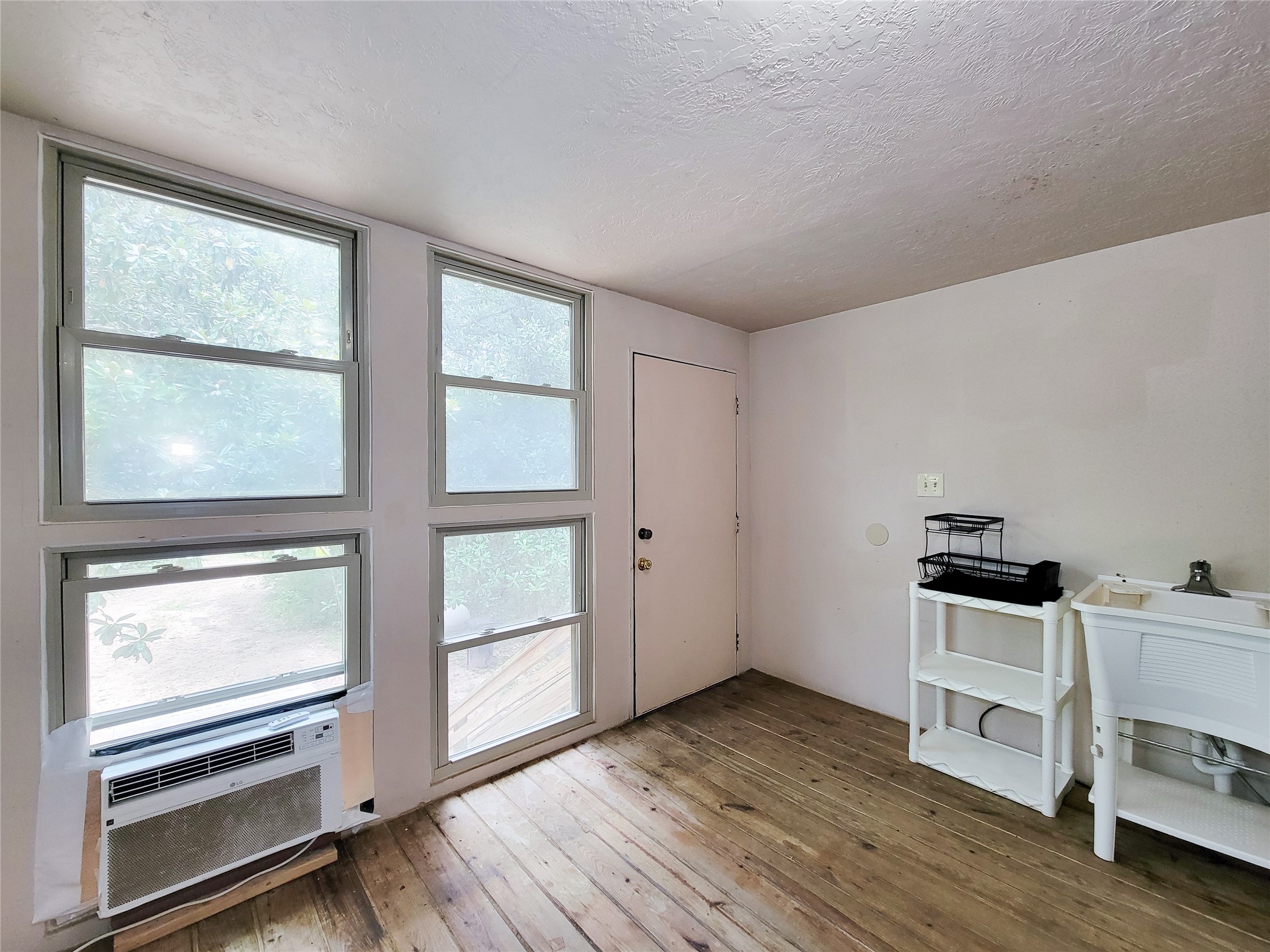 13200 Young Property Photo 5