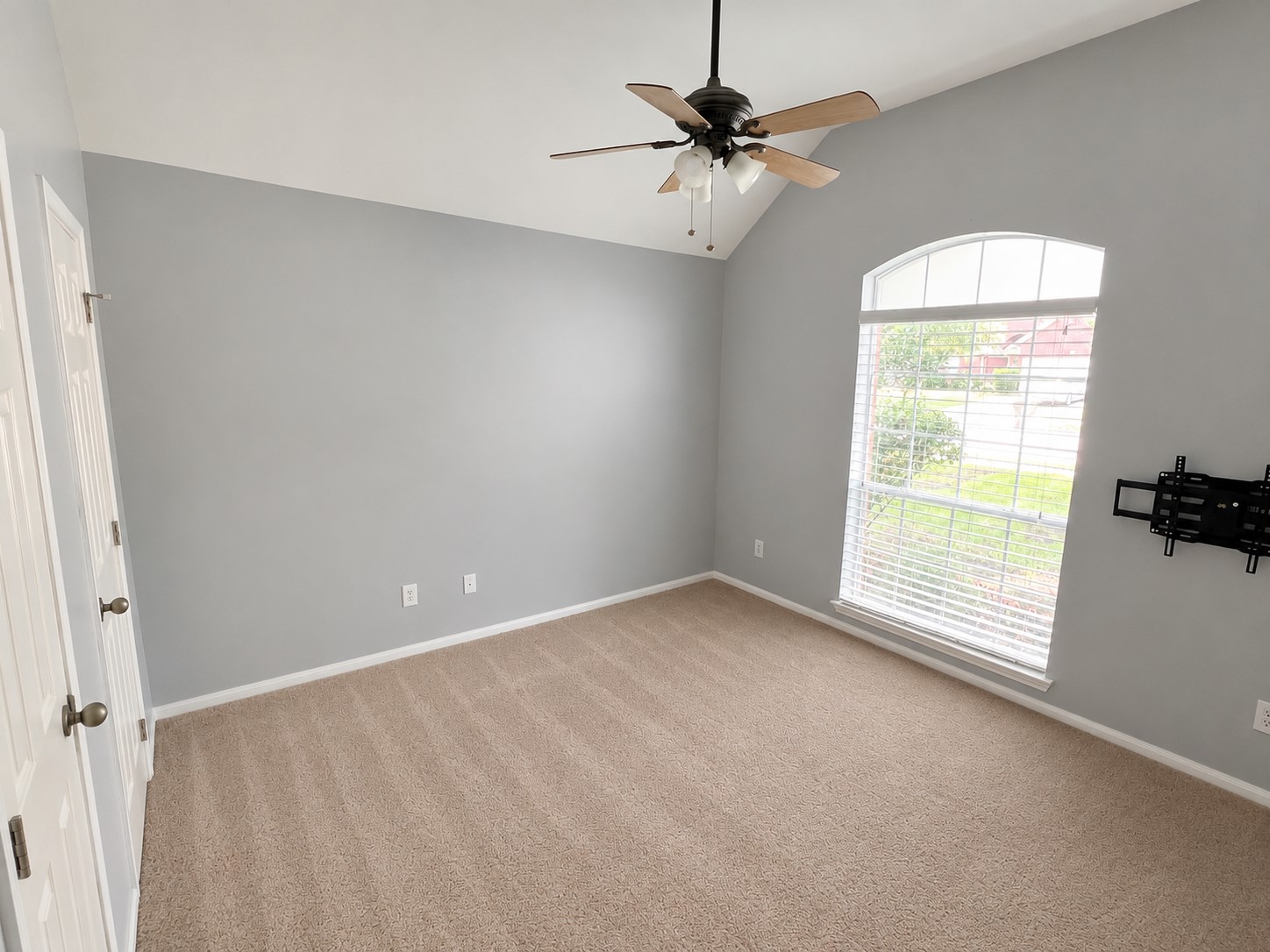 11515 Mill Bridge Court Property Photo 6