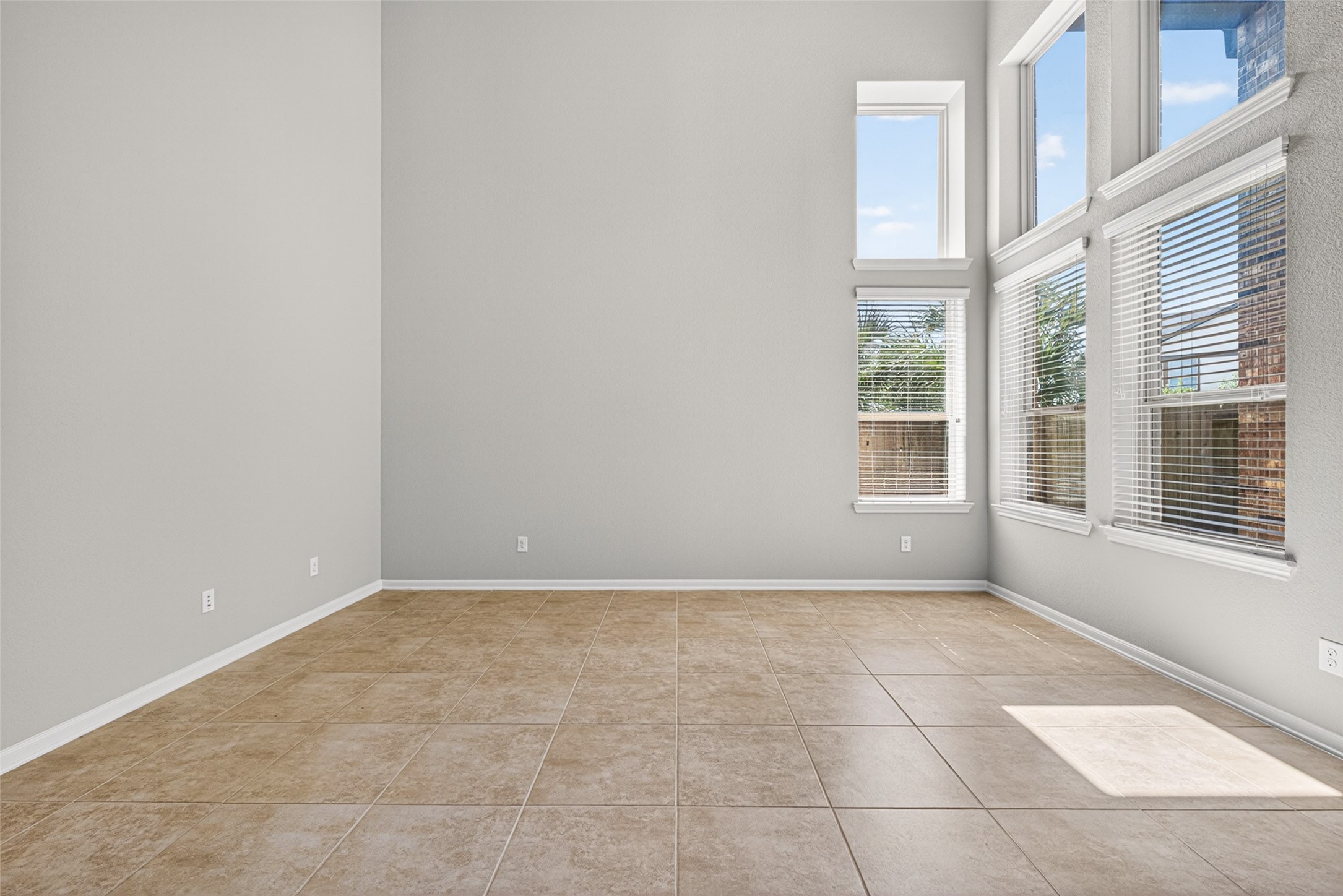 29122 Parker Trace Drive Property Photo 18
