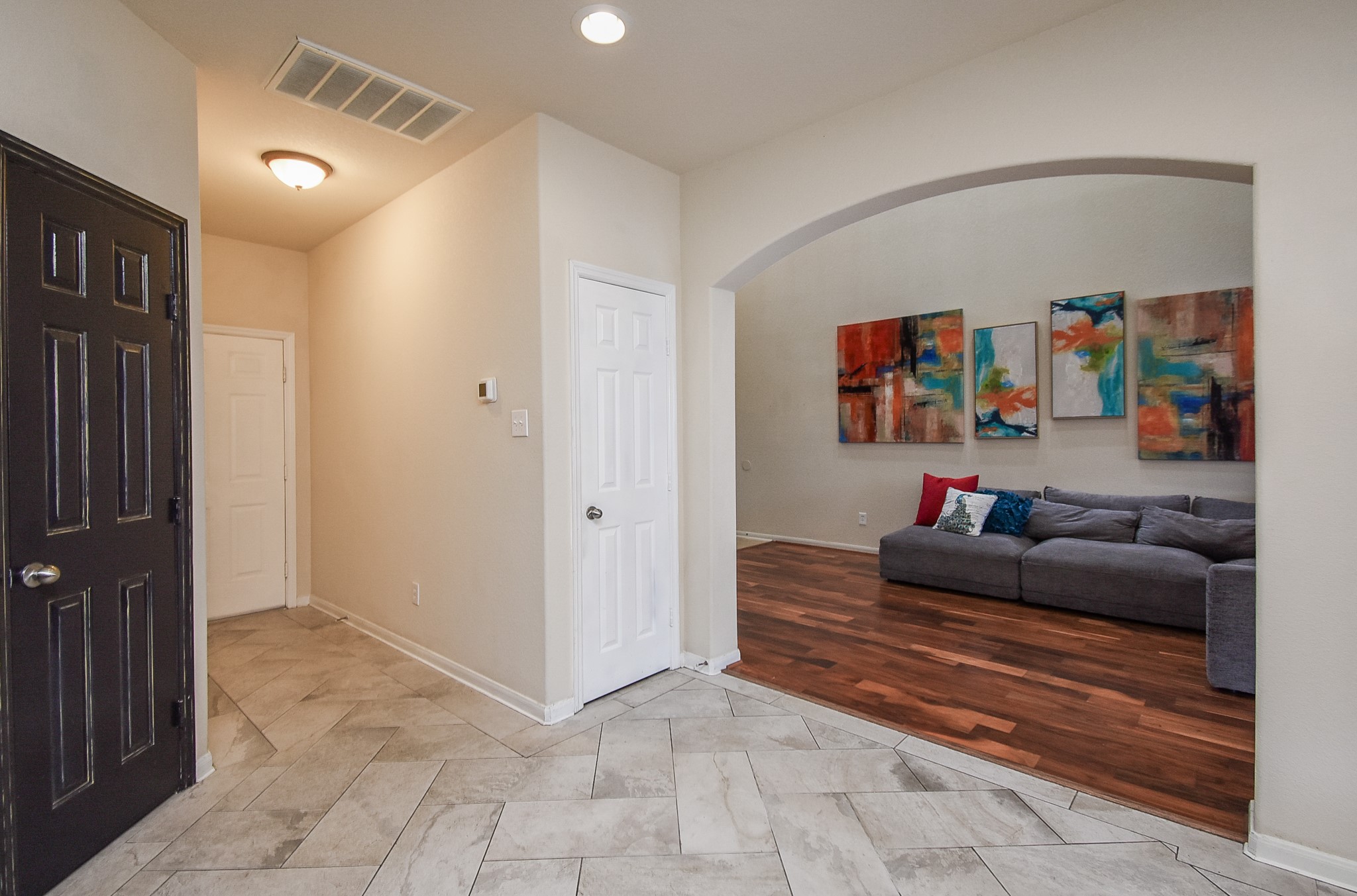 3863 Calgary Circle Property Photo 8