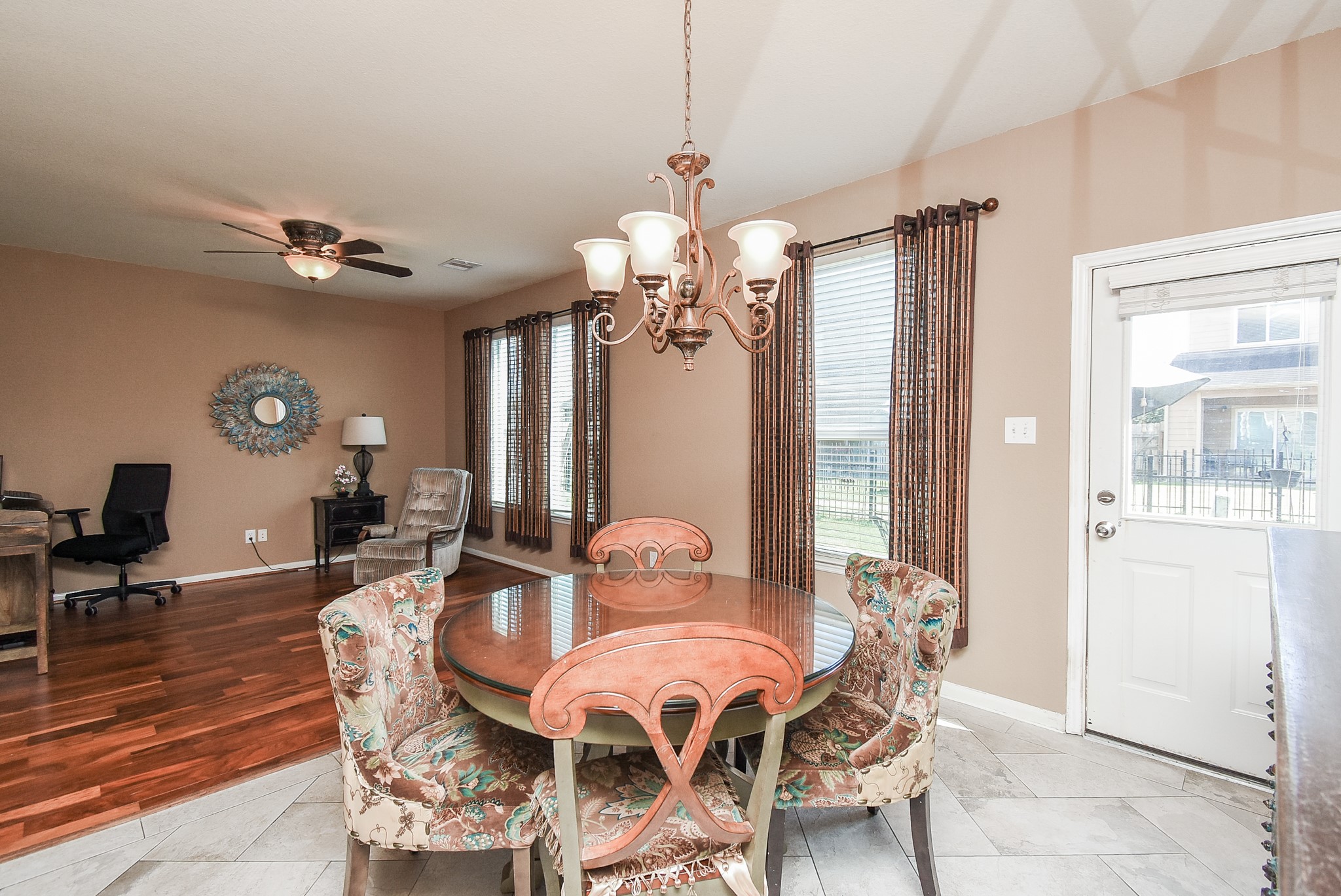 3863 Calgary Circle Property Photo 10