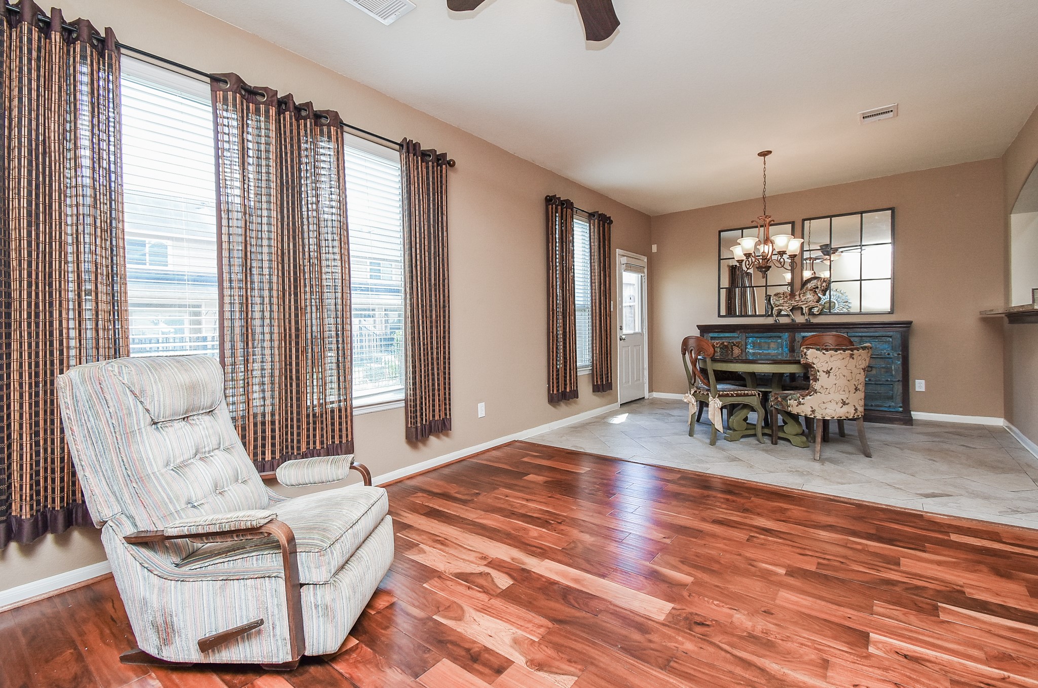 3863 Calgary Circle Property Photo 14
