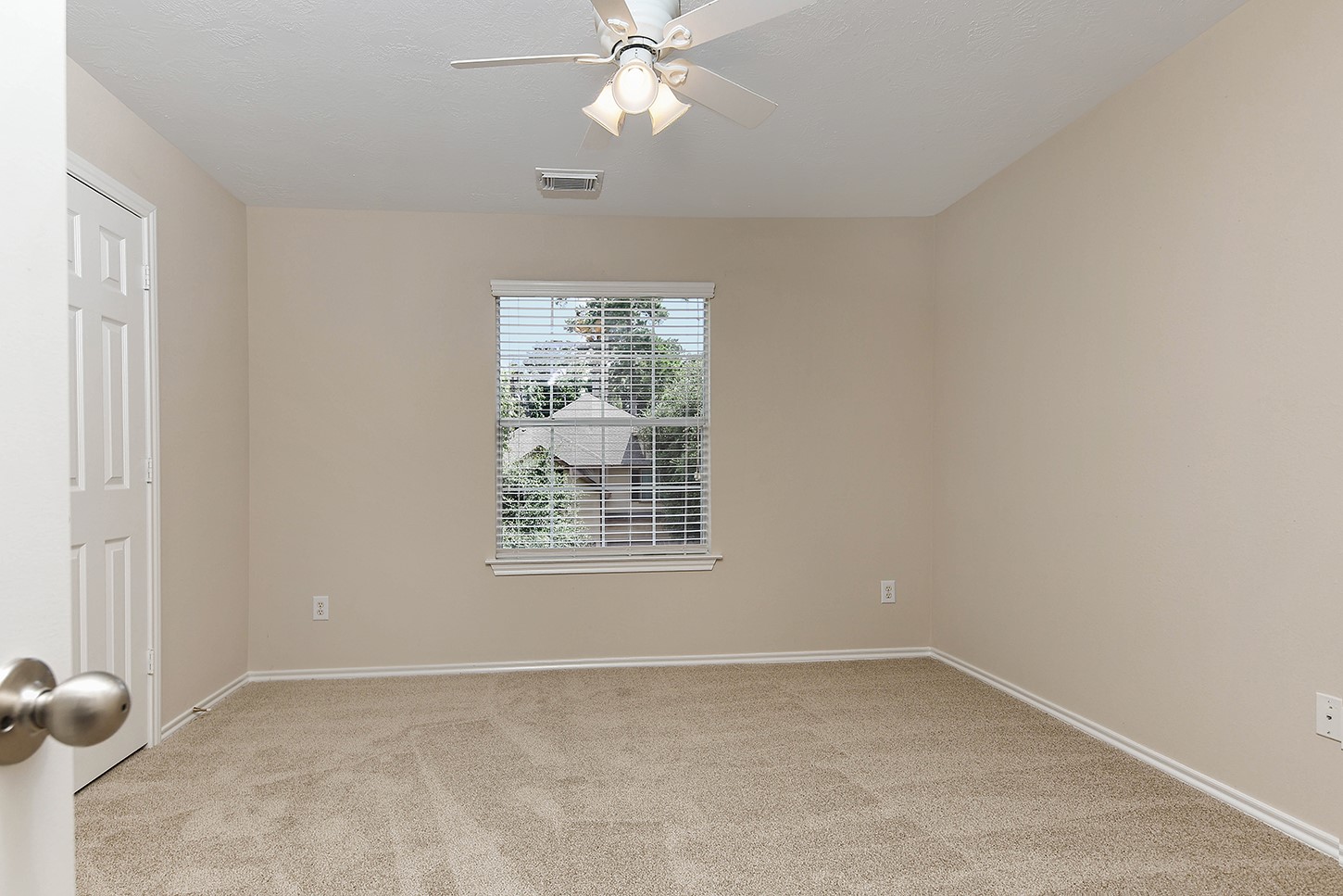 166 N Burberry Park Circle Property Photo 21