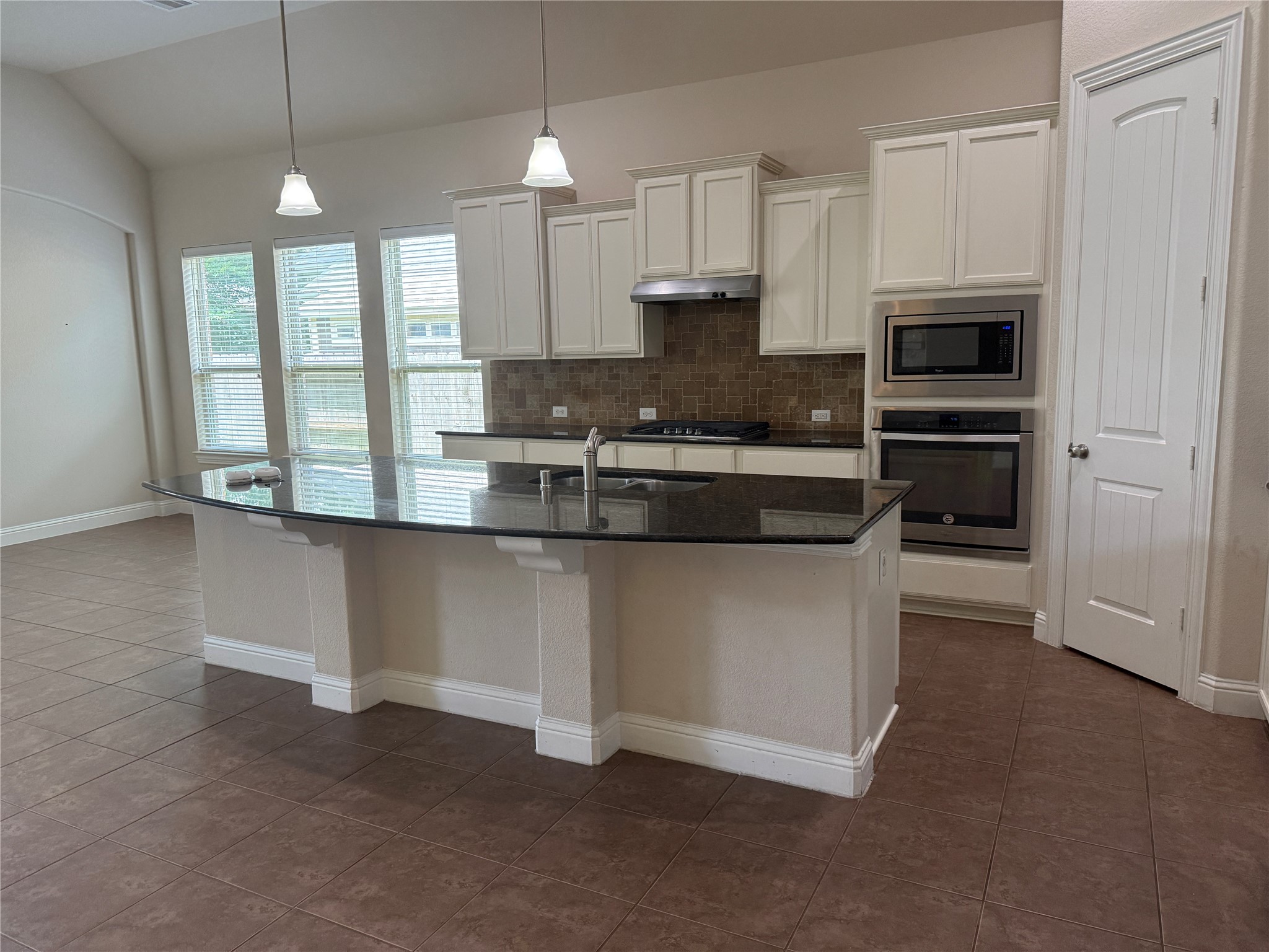 10206 S Goshawk Trl Property Photo 2