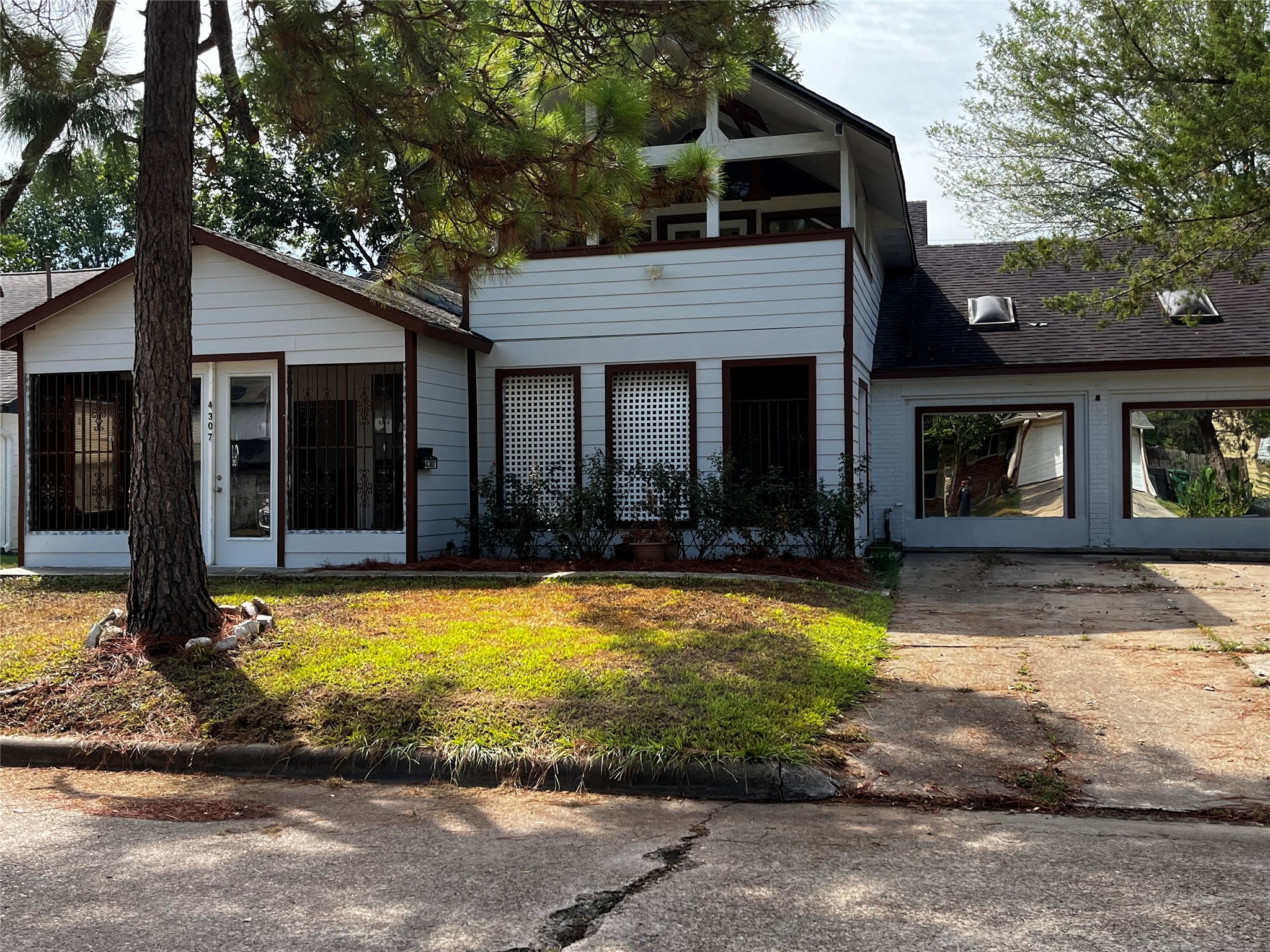 4307 Tidewater Drive Property Photo 1