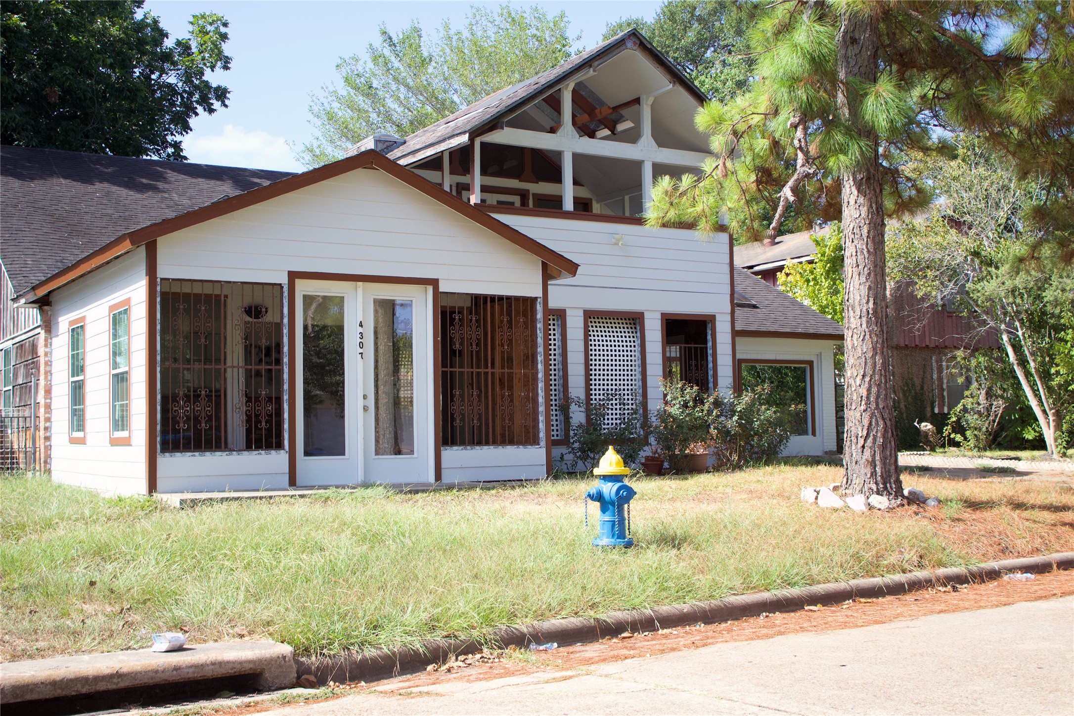 4307 Tidewater Drive Property Photo 2