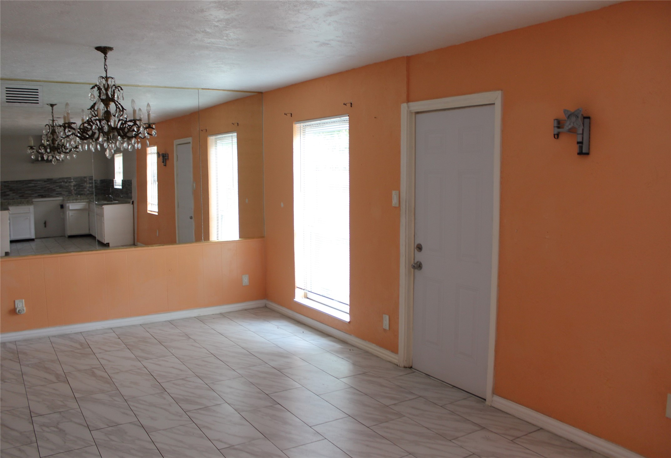 4307 Tidewater Drive Property Photo 6