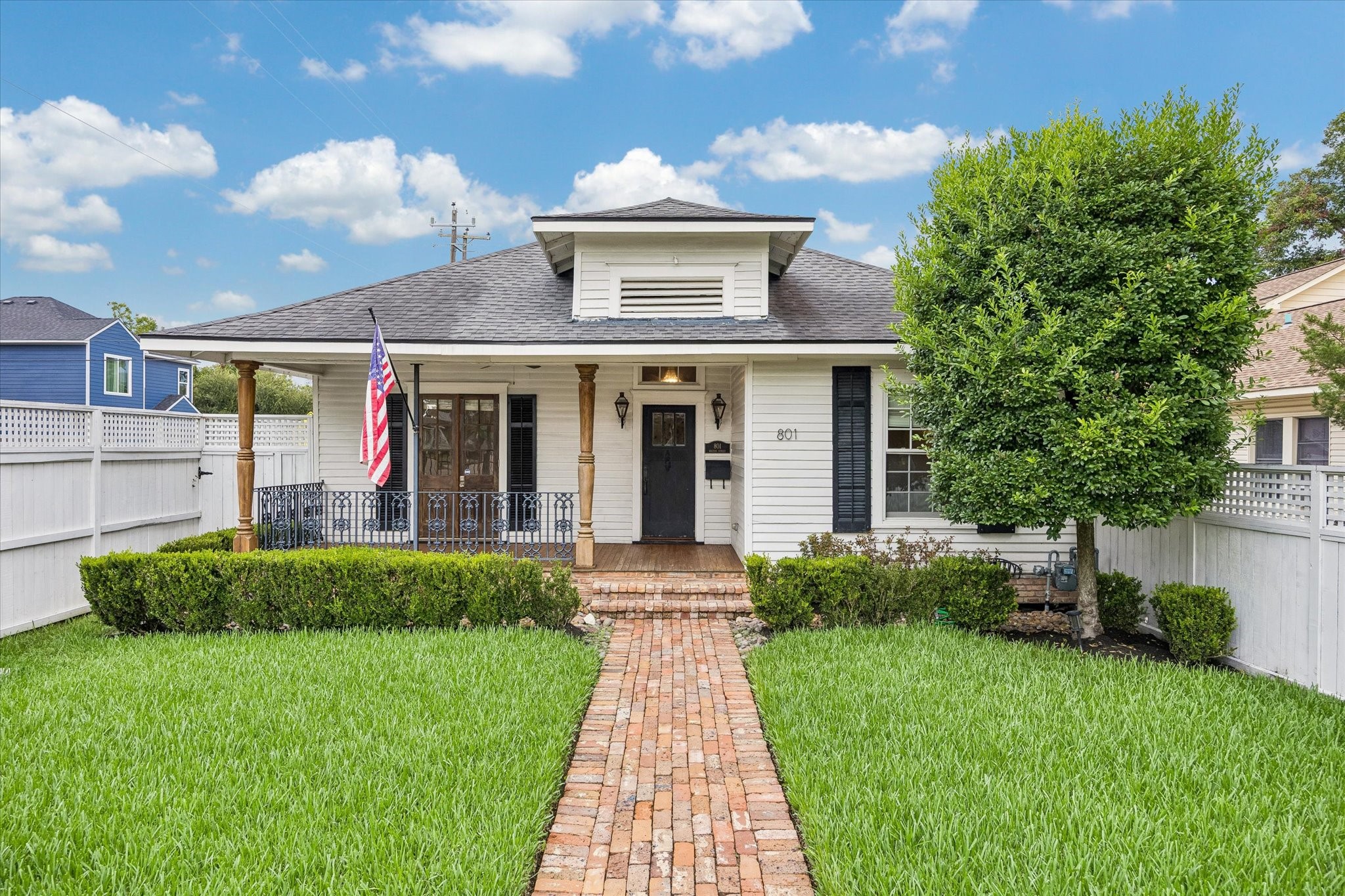 801 Walton Street Property Photo