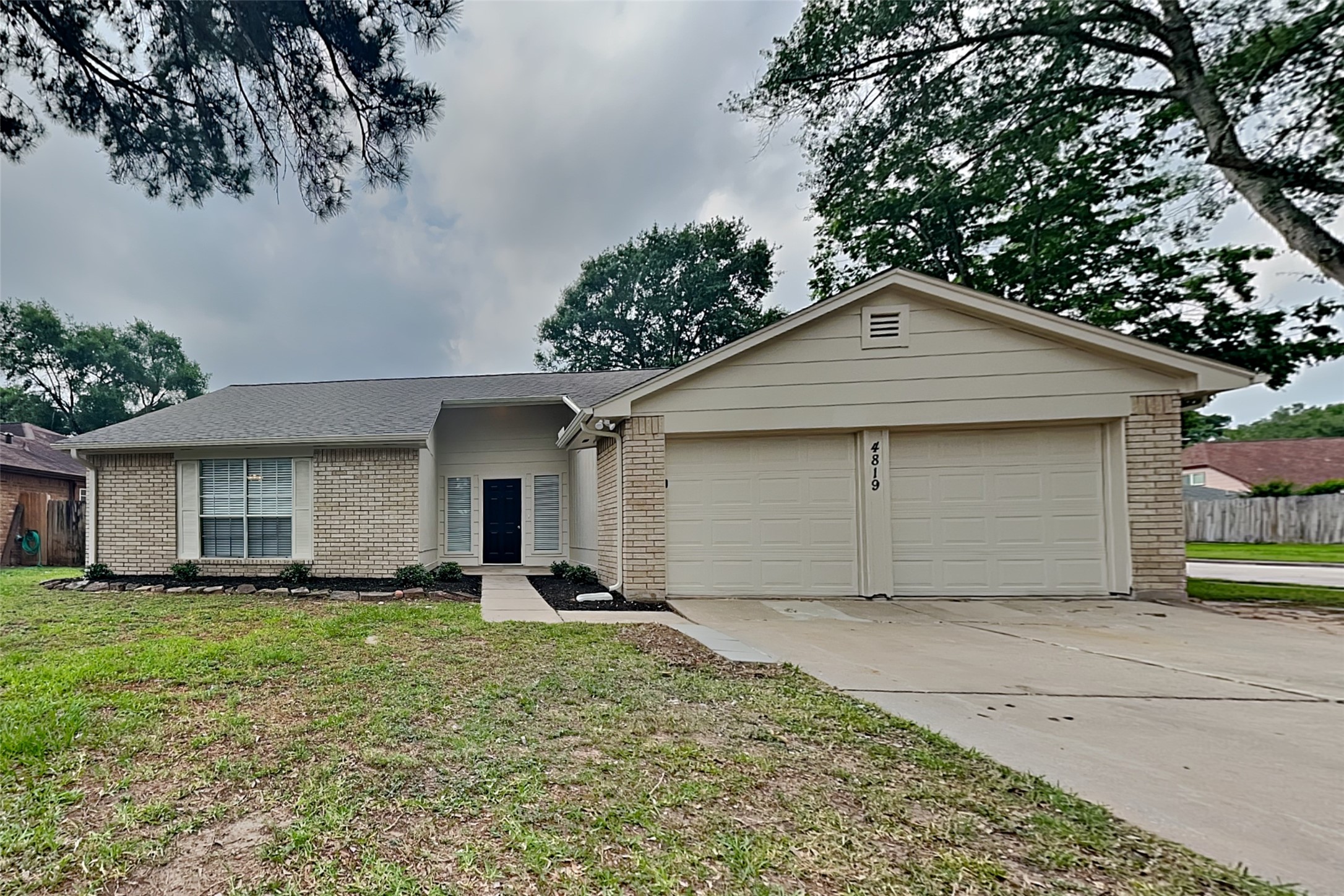 4819 Bridgeville Lane Property Photo 1