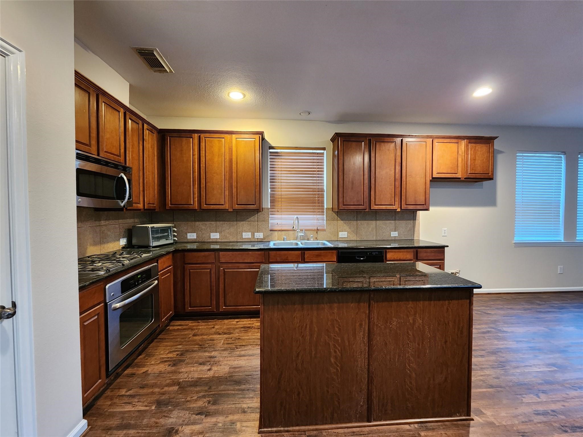 5307 Dandelion Meadow Lane Property Photo 9