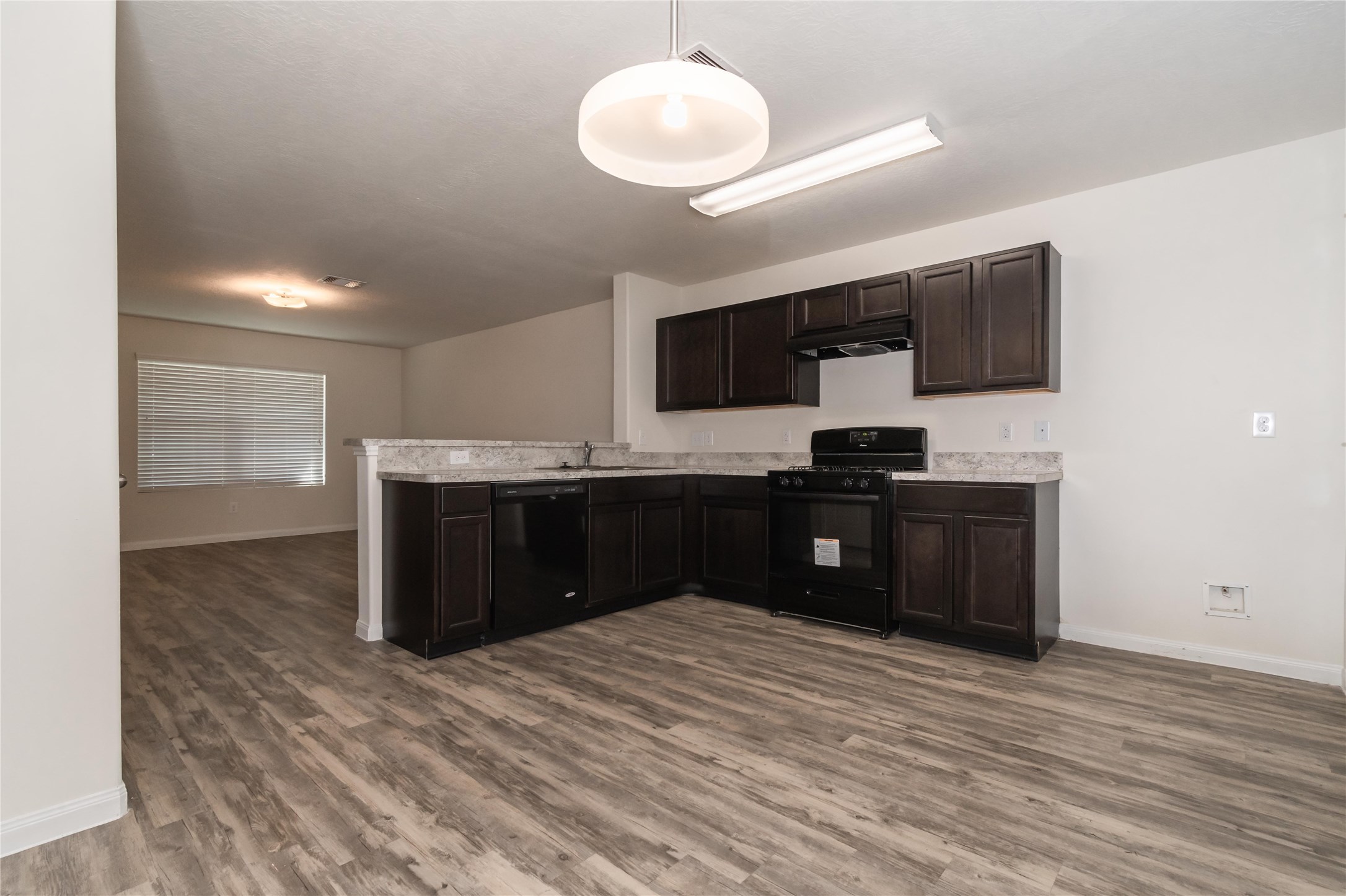5492 Quail Cove Lane Property Photo 1