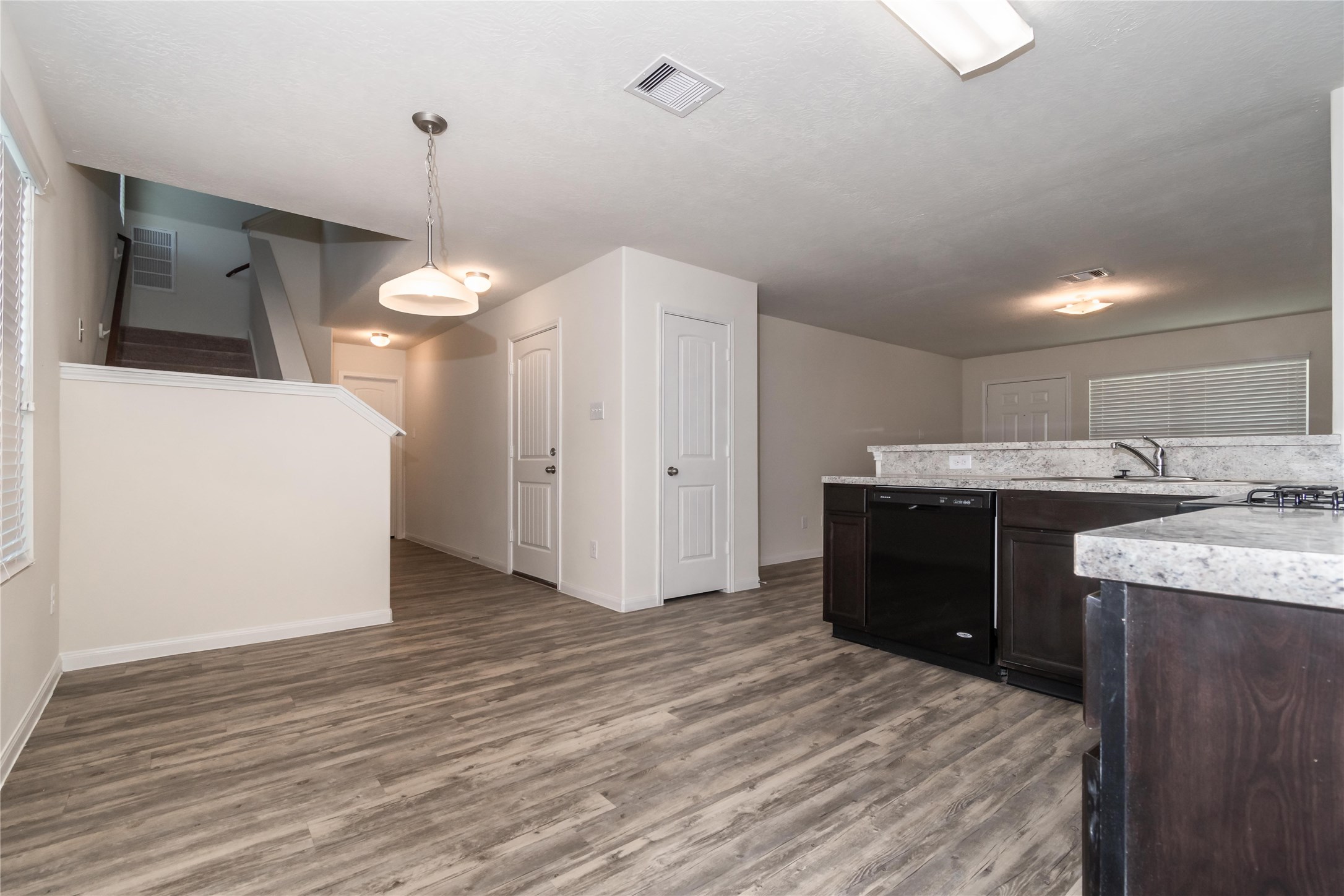 5492 Quail Cove Lane Property Photo 2