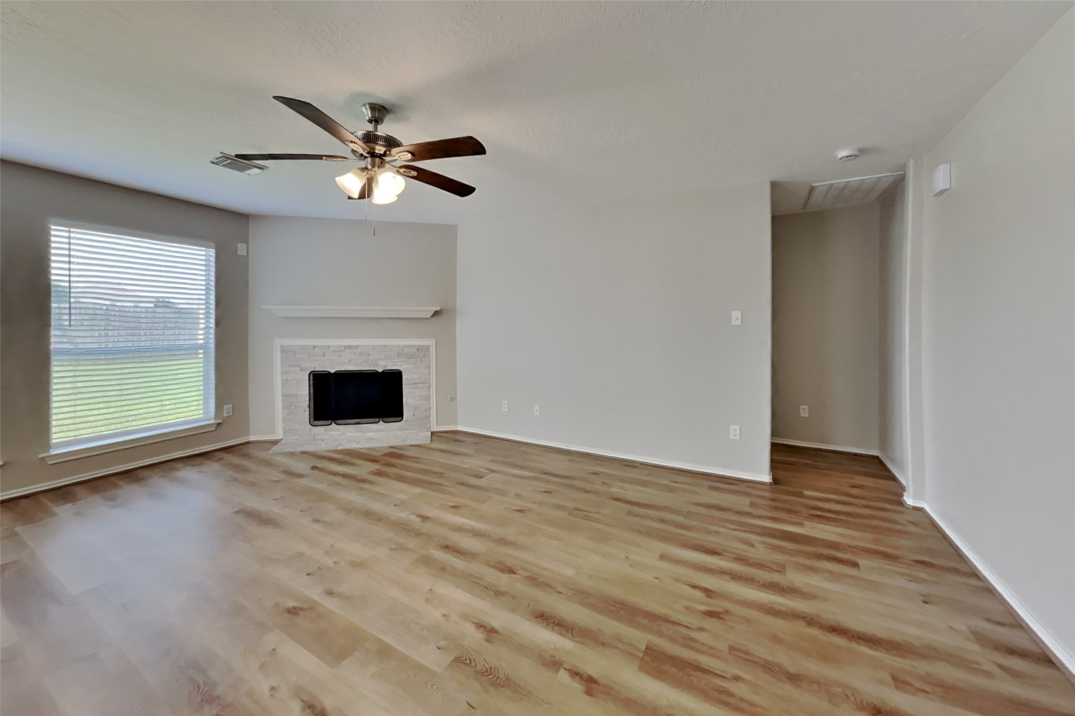 22076 Knights Cove Drive Property Photo 4
