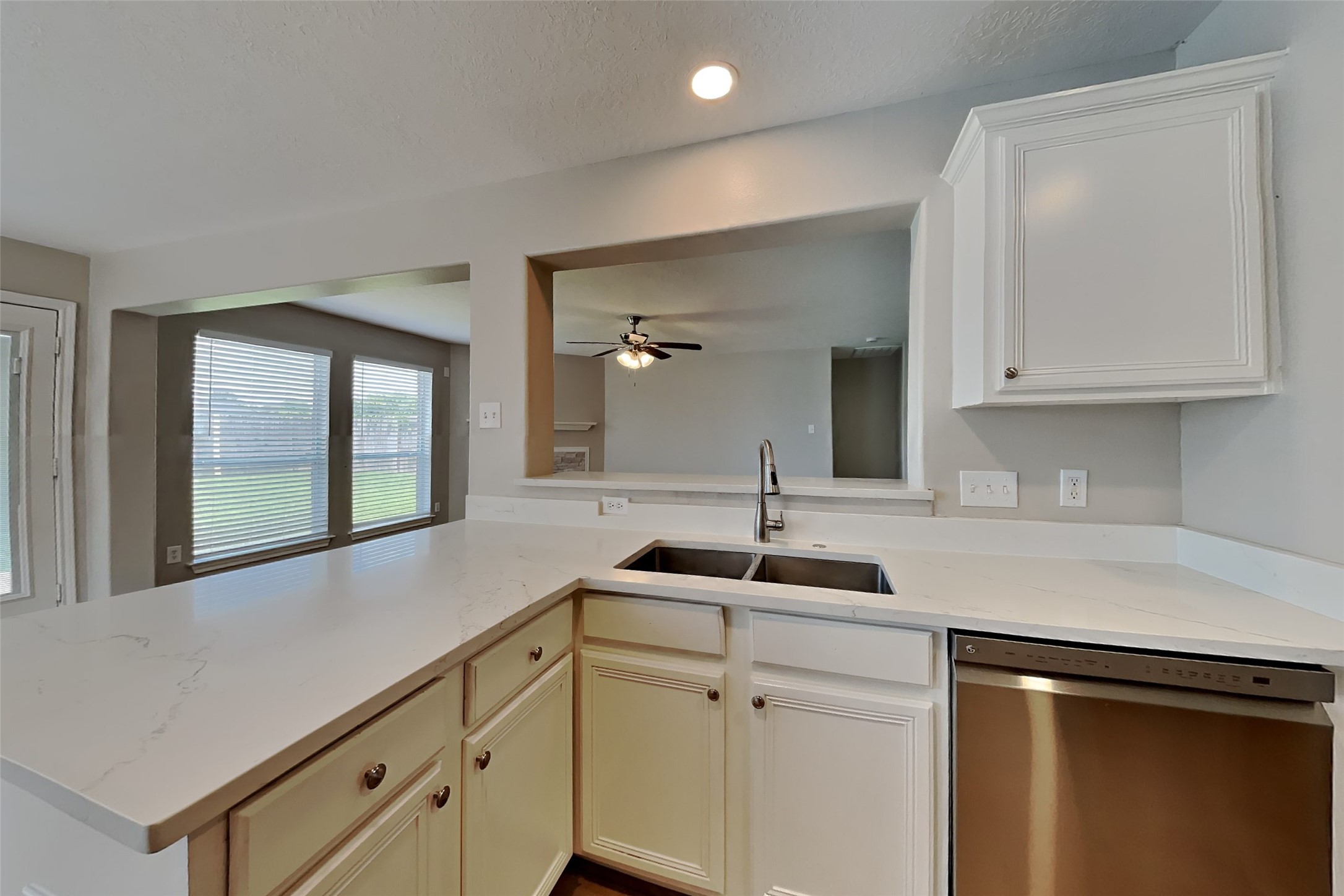 22076 Knights Cove Drive Property Photo 5
