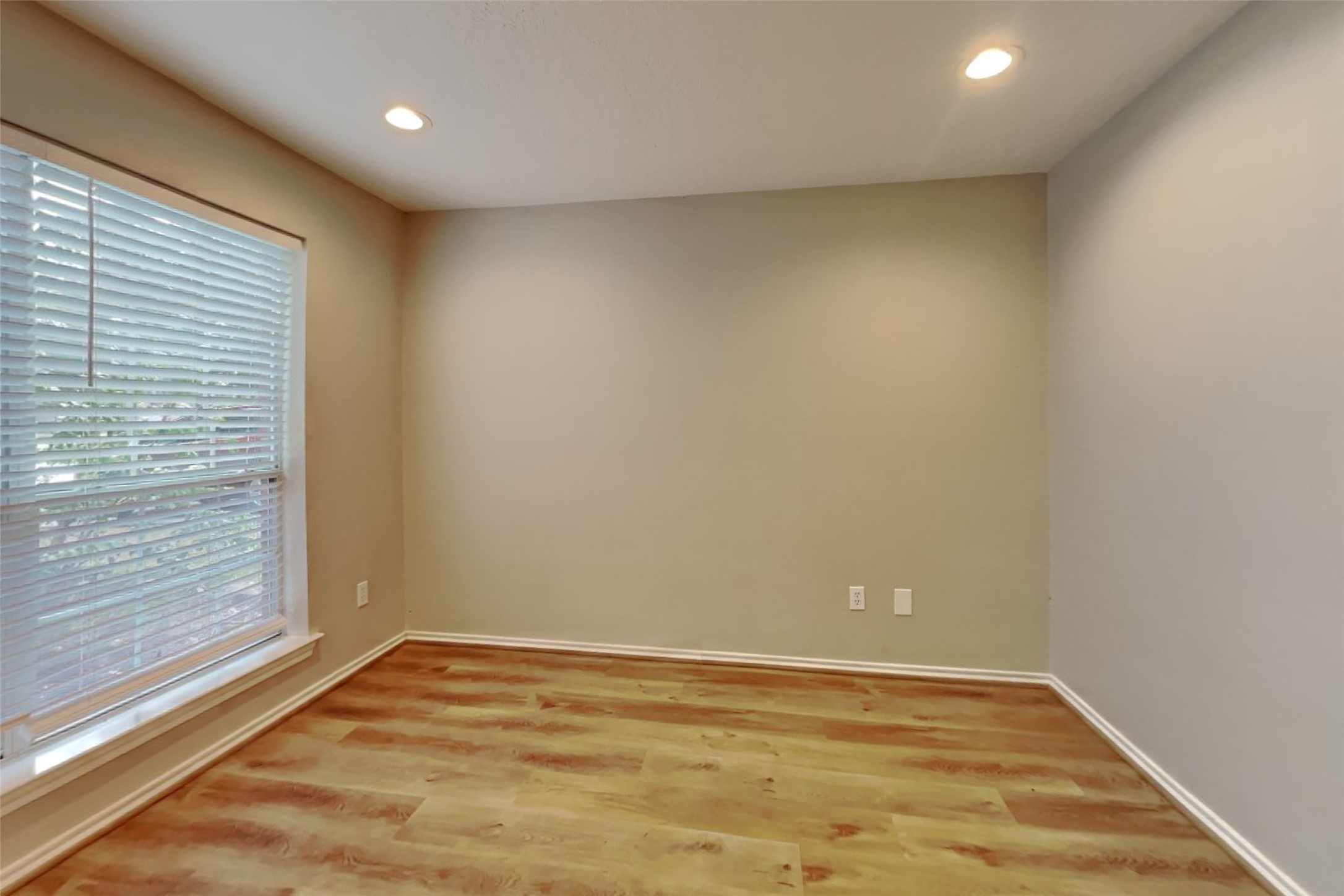 22076 Knights Cove Drive Property Photo 8