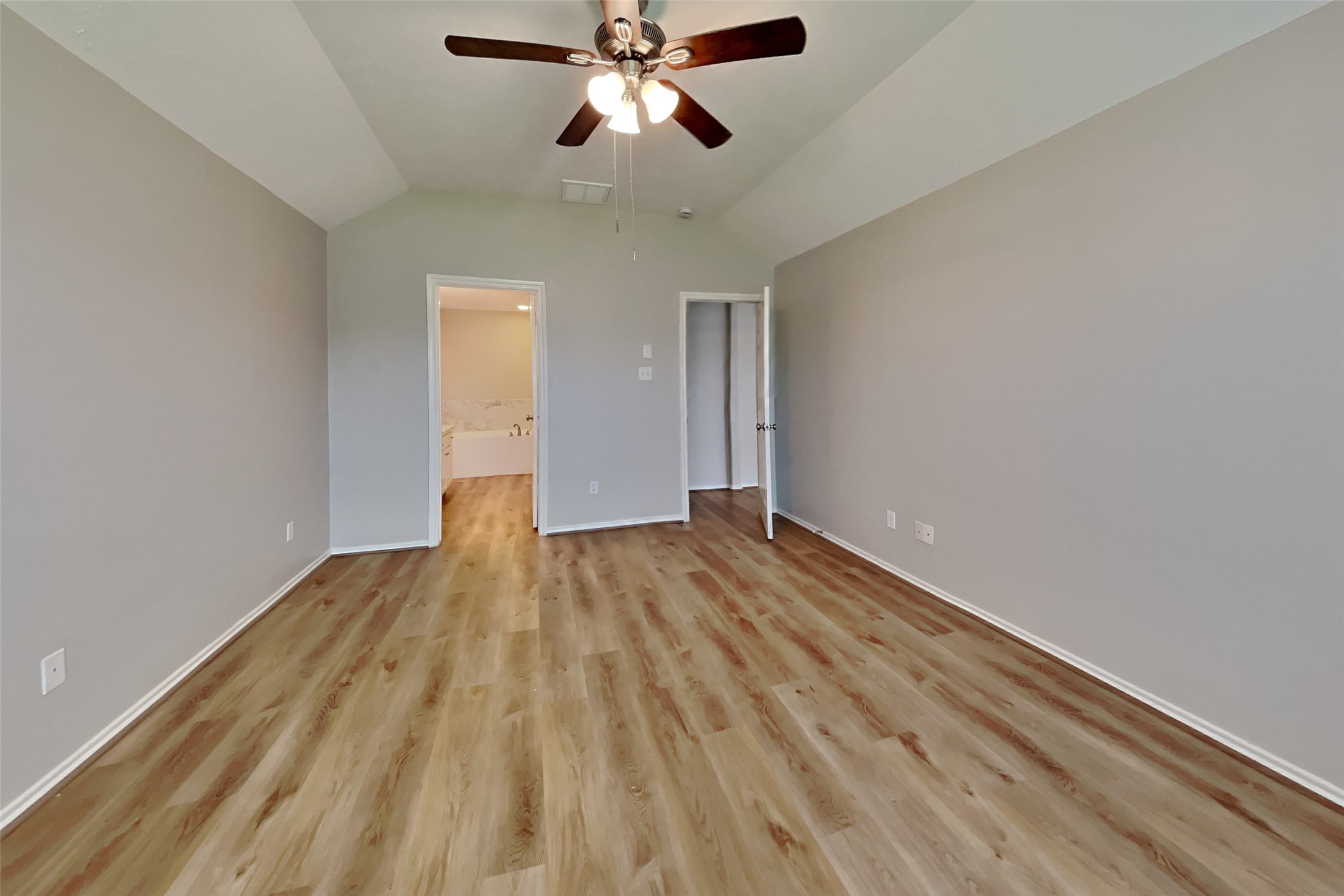 22076 Knights Cove Drive Property Photo 9
