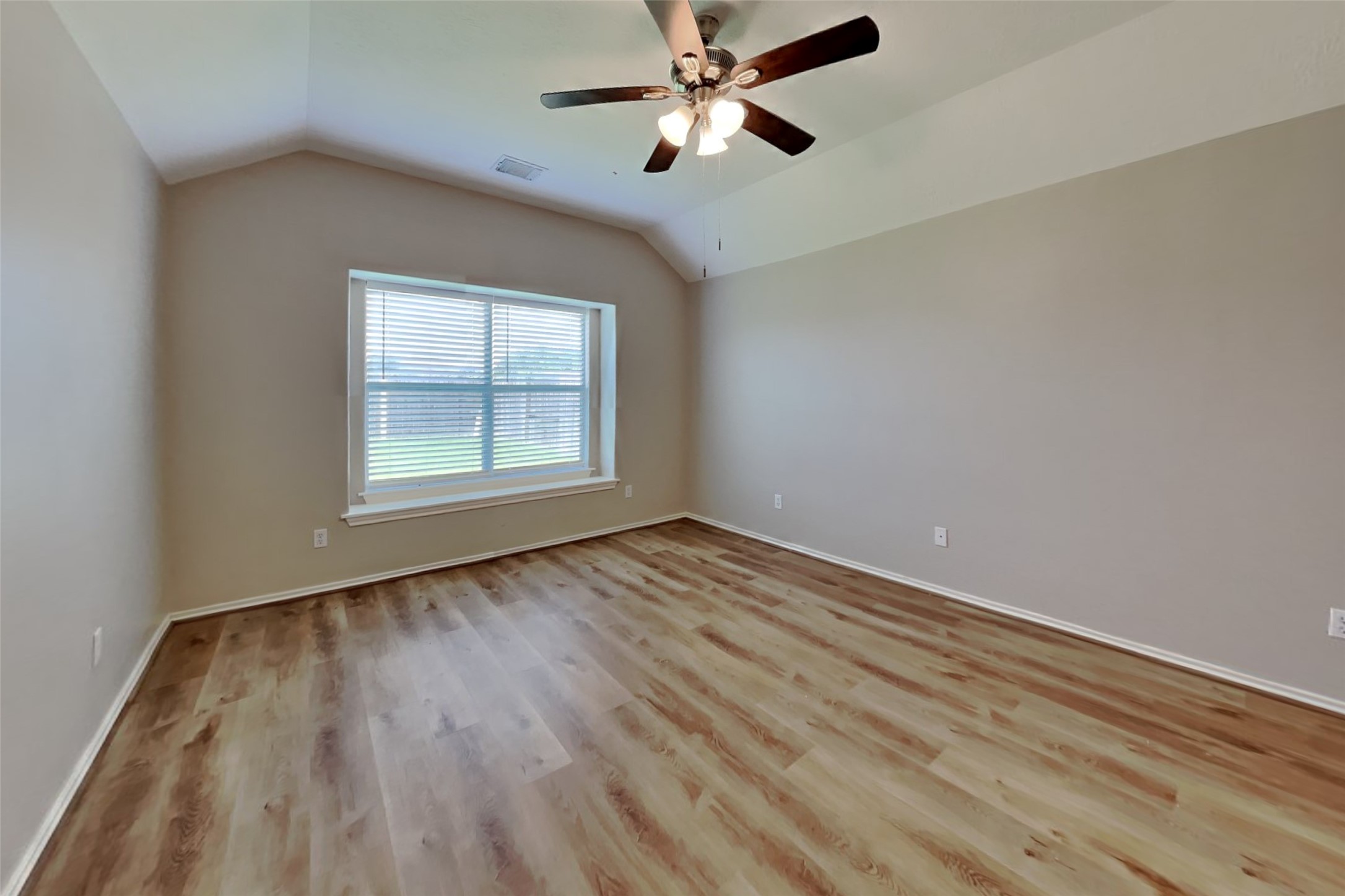 22076 Knights Cove Drive Property Photo 10