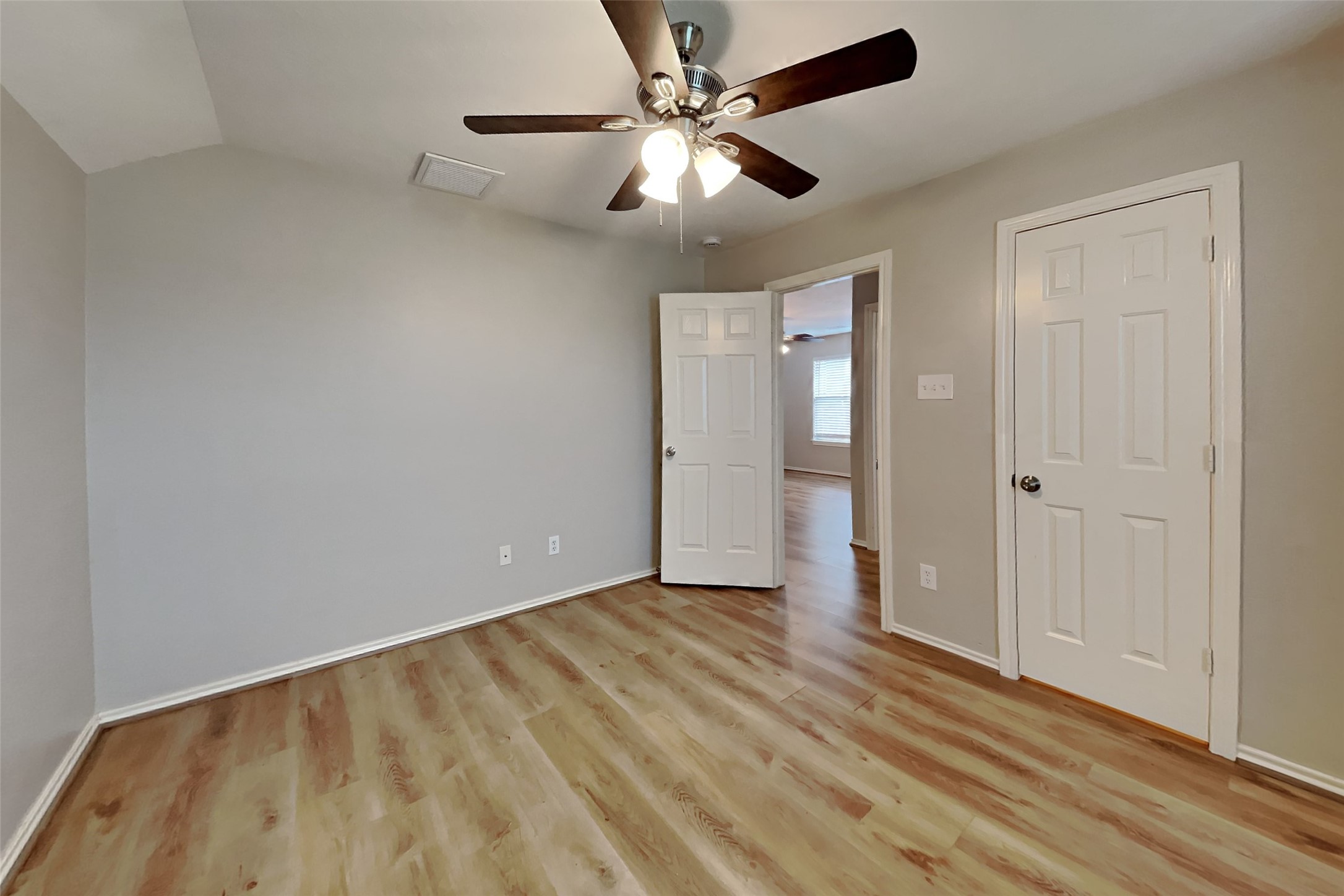 22076 Knights Cove Drive Property Photo 14
