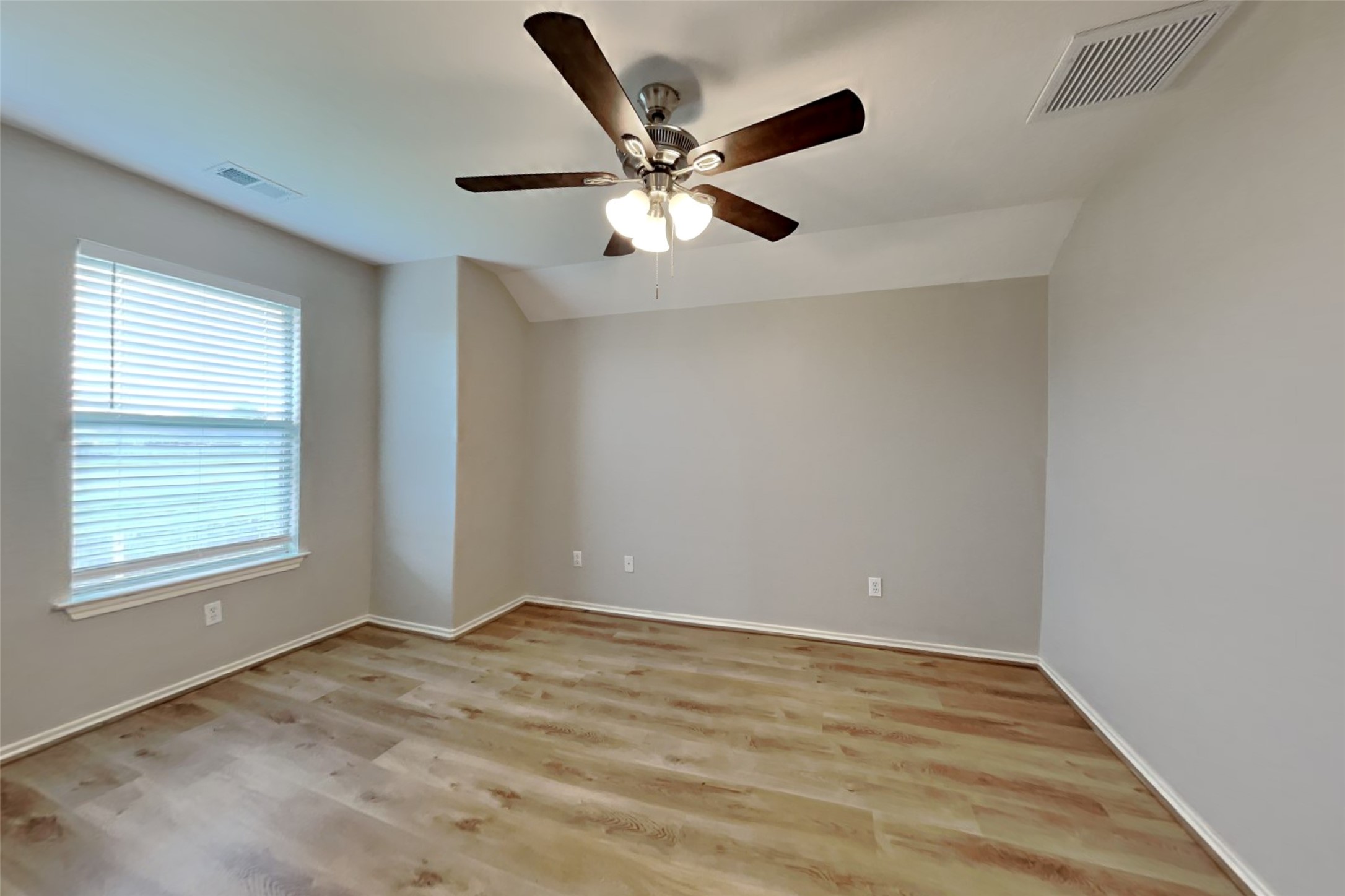 22076 Knights Cove Drive Property Photo 15