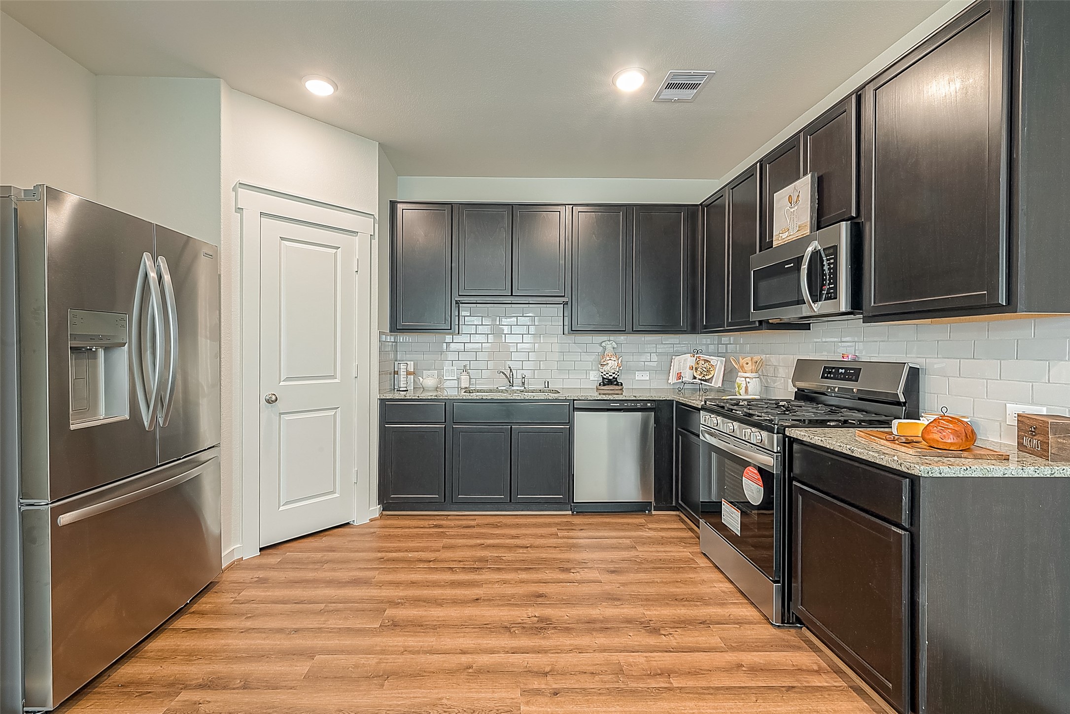 7538 Coral Terrace Drive Property Photo 8
