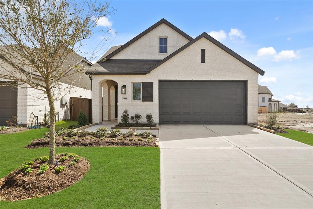 5031 Bowen Prairie Drive Property Photo